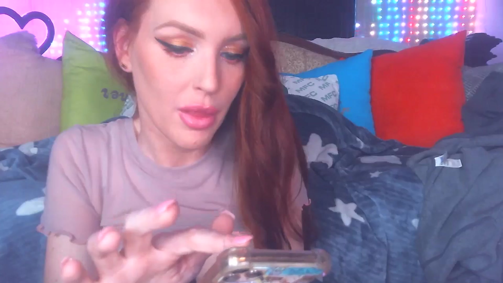 Gallery image thumbnail from JennyBlighe's myfreecams stream on, 07/13/2024, 09:33 image 6 of 20