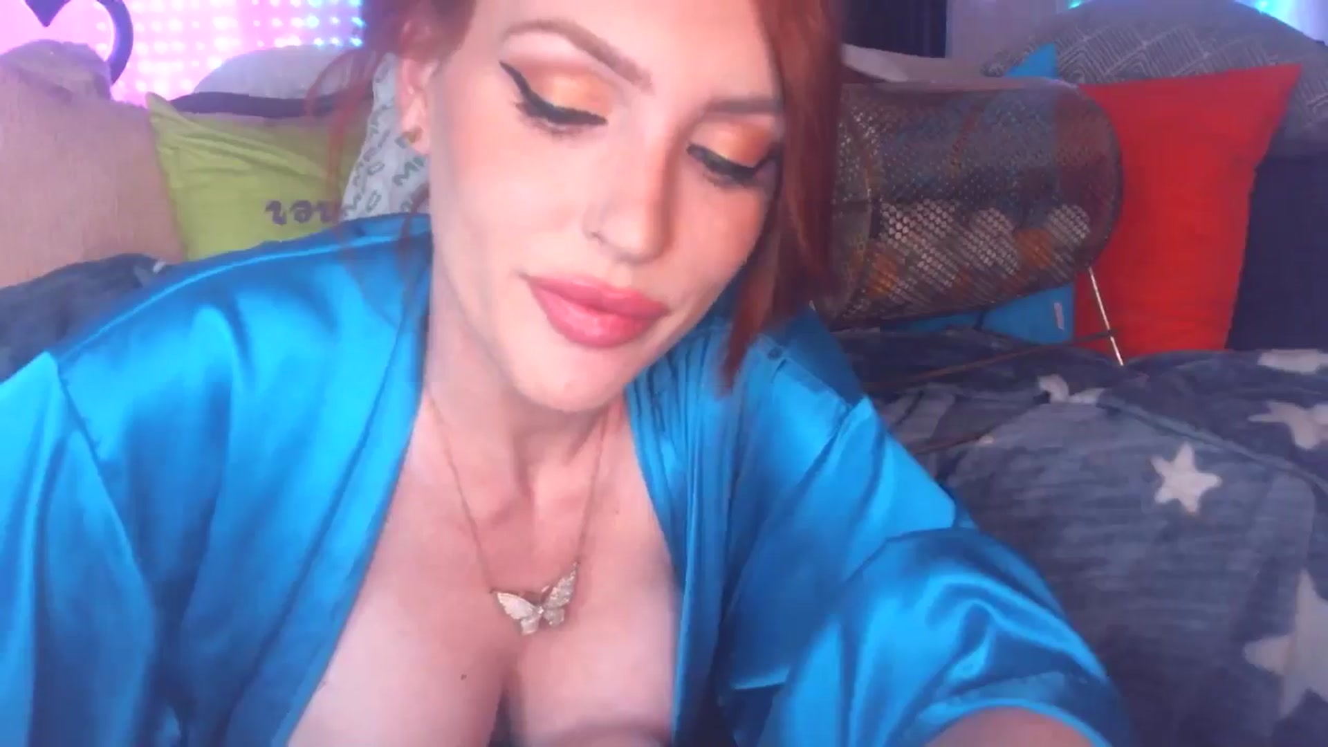Gallery image thumbnail from JennyBlighe's myfreecams stream on, 07/15/2024, 10:18 image 6 of 20