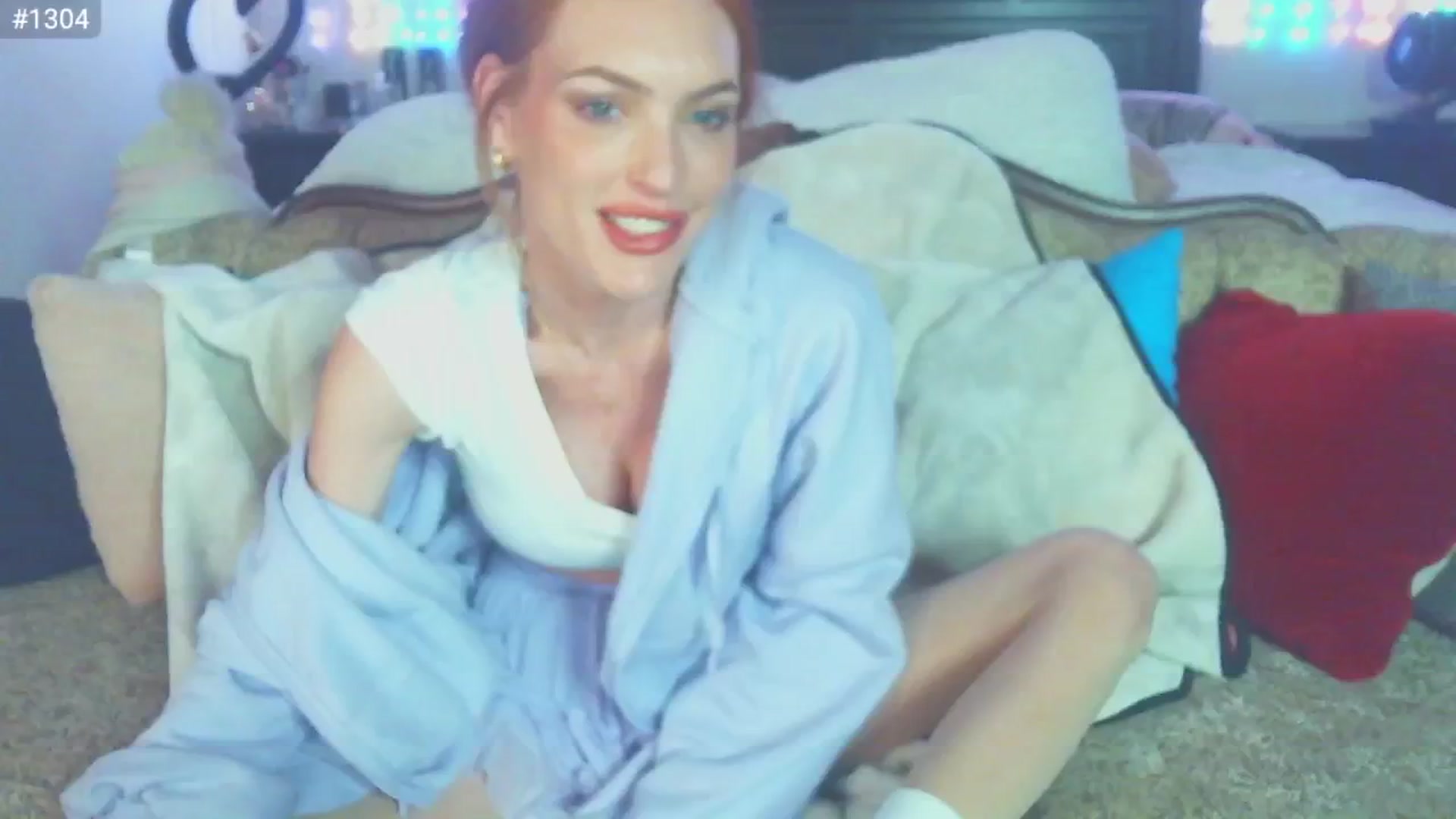 Gallery image thumbnail from JennyBlighe's myfreecams stream on, 10/31/2024, 11:05 image 4 of 20