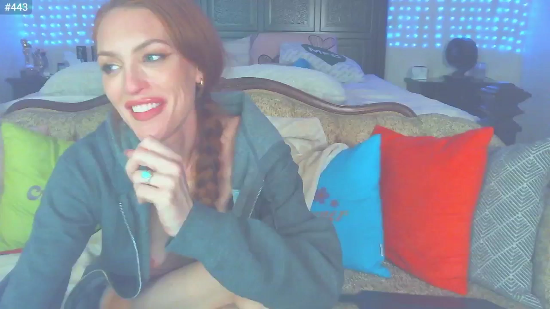 Gallery image thumbnail from JennyBlighe's myfreecams stream on, 11/11/2024, 10:23 image 20 of 20
