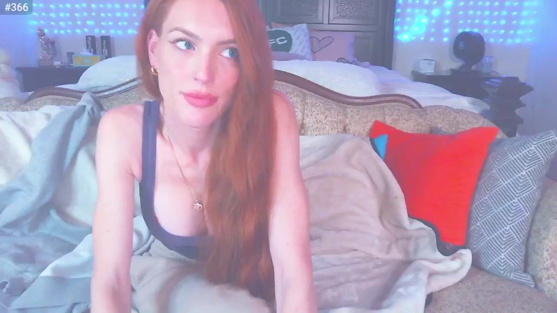 Gallery image thumbnail from JennyBlighe's myfreecams stream on, 11/14/2024, 09:02 image 5 of 20