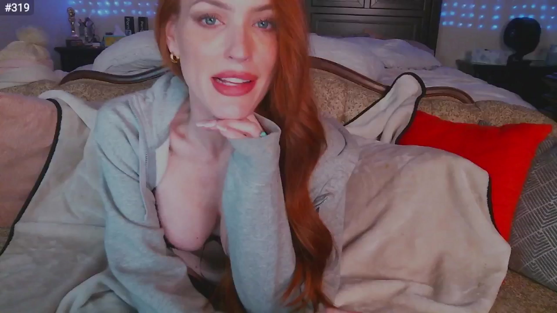 Gallery image thumbnail from JennyBlighe's myfreecams stream on, 11/20/2024, 08:16 image 19 of 20