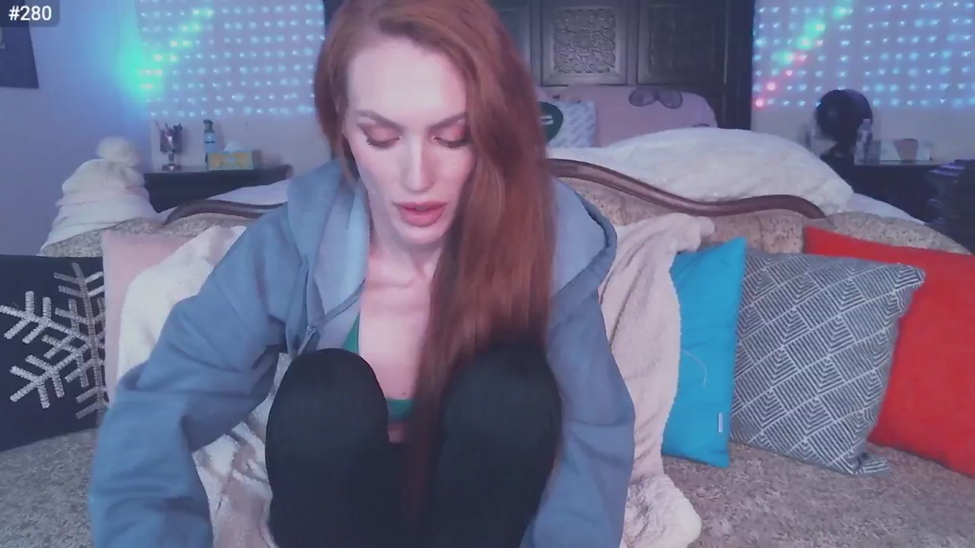 Gallery image thumbnail from JennyBlighe's myfreecams stream on, 11/26/2024, 12:09 image 3 of 20