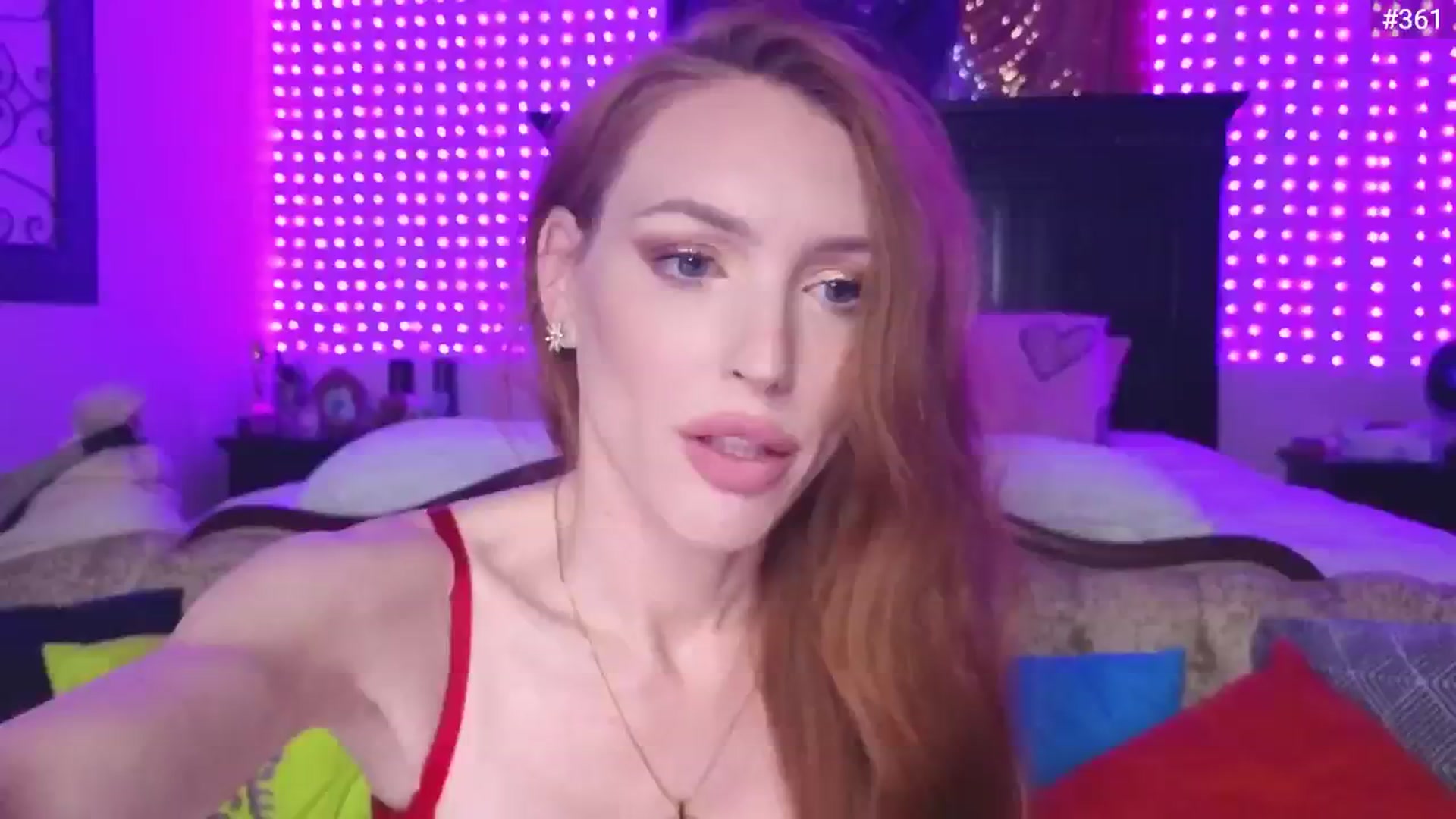 Gallery image thumbnail from JennyBlighe's myfreecams stream on, 01/02/2025, 09:36 image 20 of 20