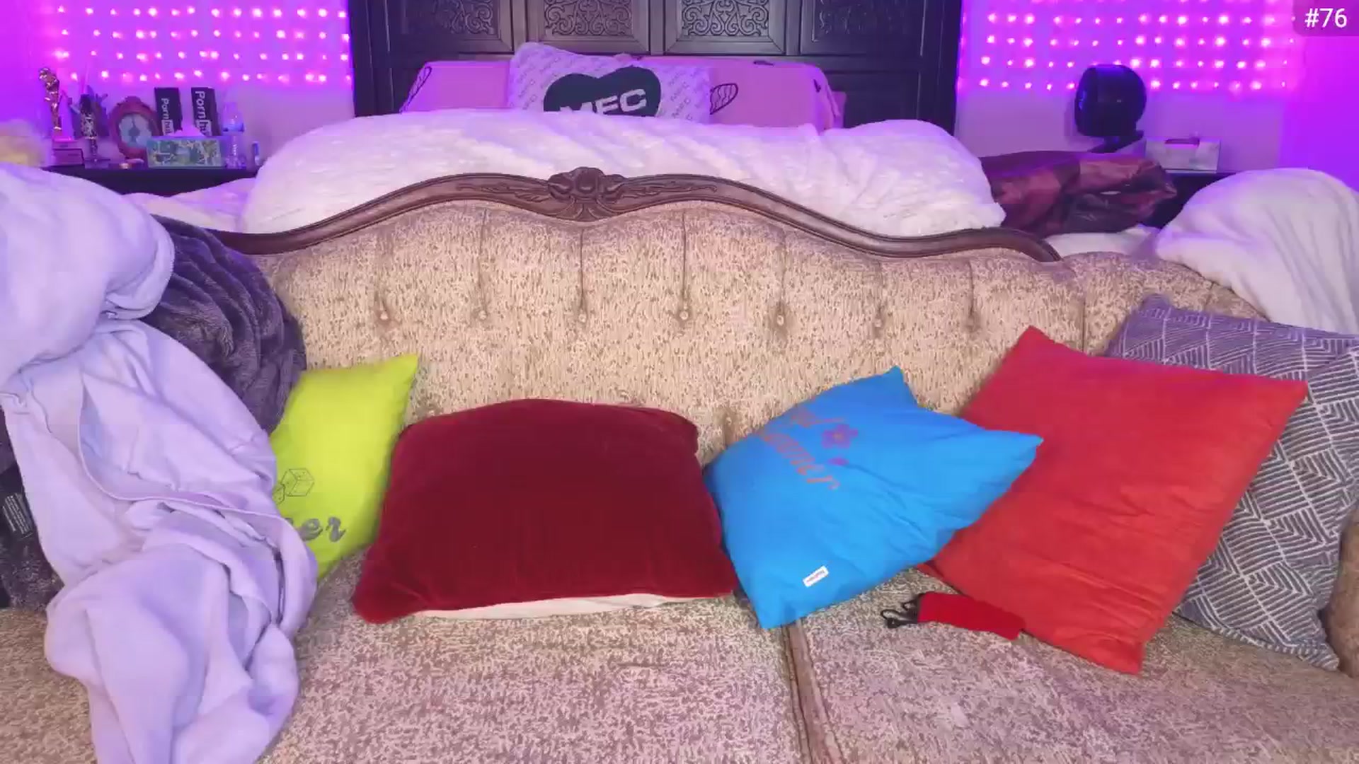 Gallery image thumbnail from JennyBlighe's myfreecams stream on, 01/16/2025, 10:23 image 18 of 20