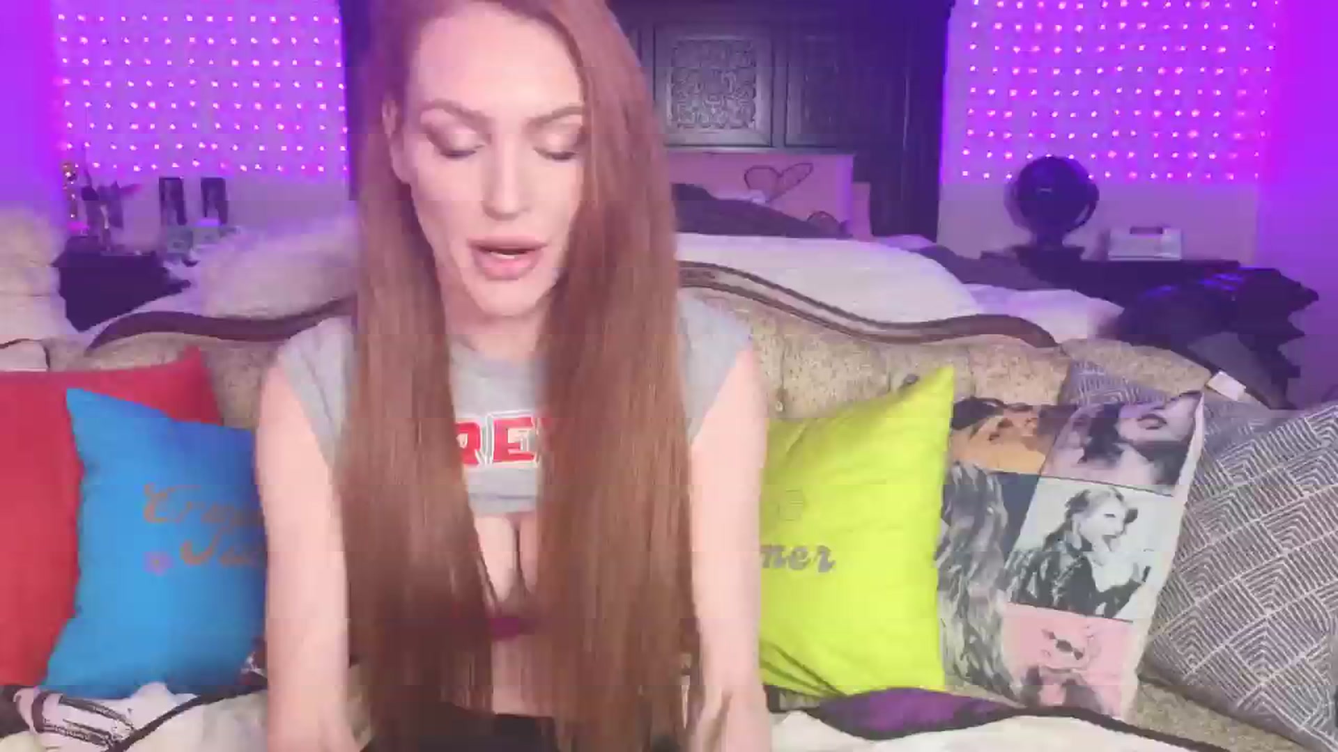 Gallery image thumbnail from JennyBlighe's myfreecams stream on, 02/11/2025, 08:50 image 7 of 20