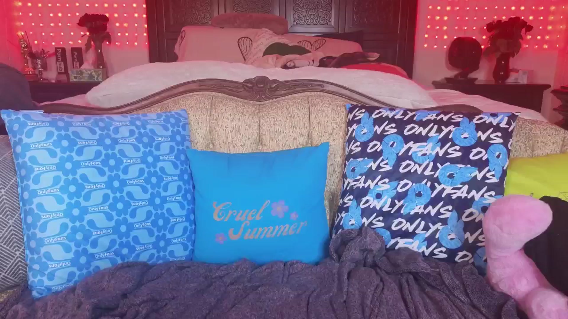 Gallery image thumbnail from JennyBlighe's myfreecams stream on, 02/24/2025, 10:40 image 20 of 20