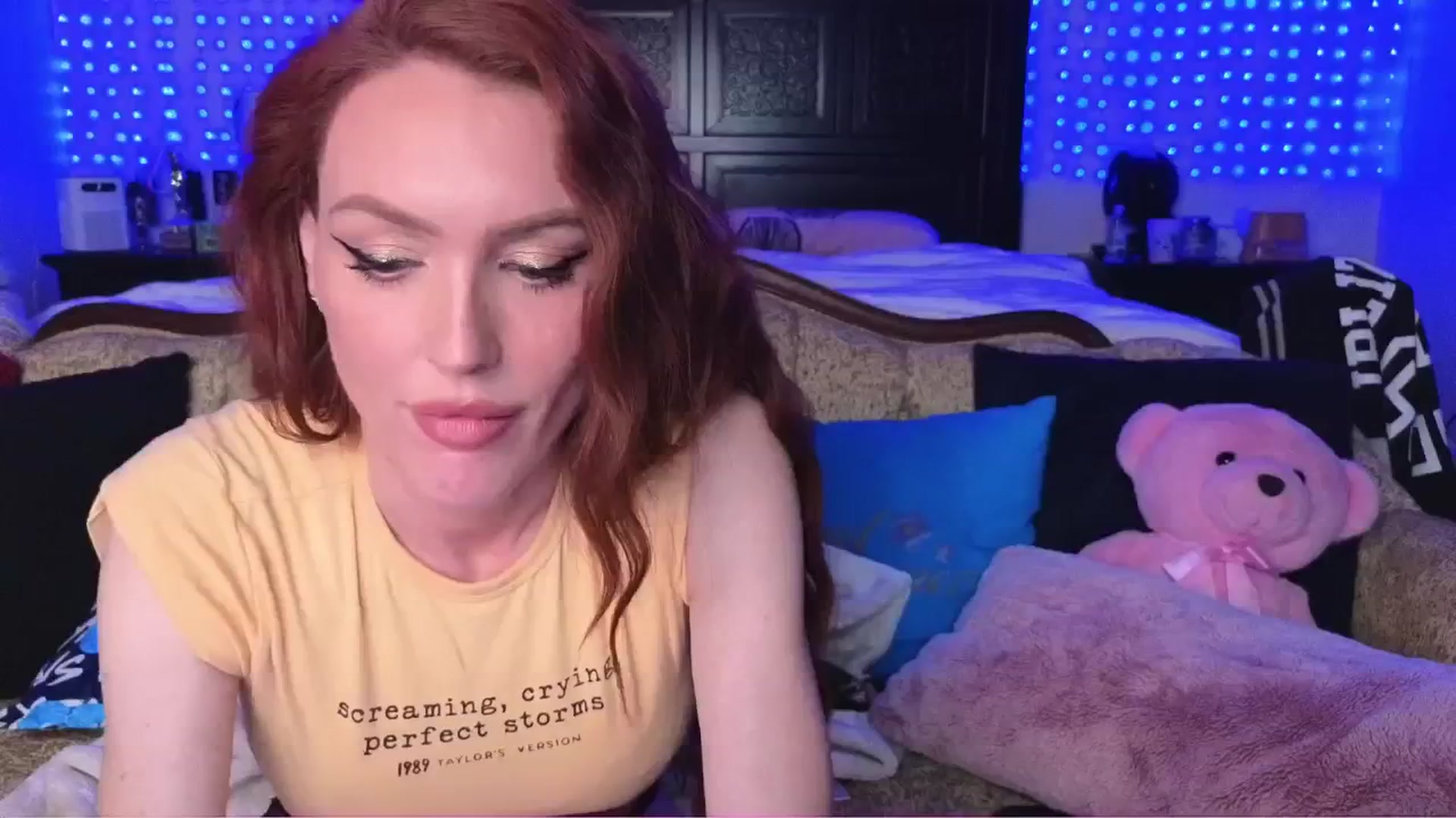 Gallery image thumbnail from JennyBlighe's myfreecams stream on, 05/27/2025, 11:29 image 7 of 20