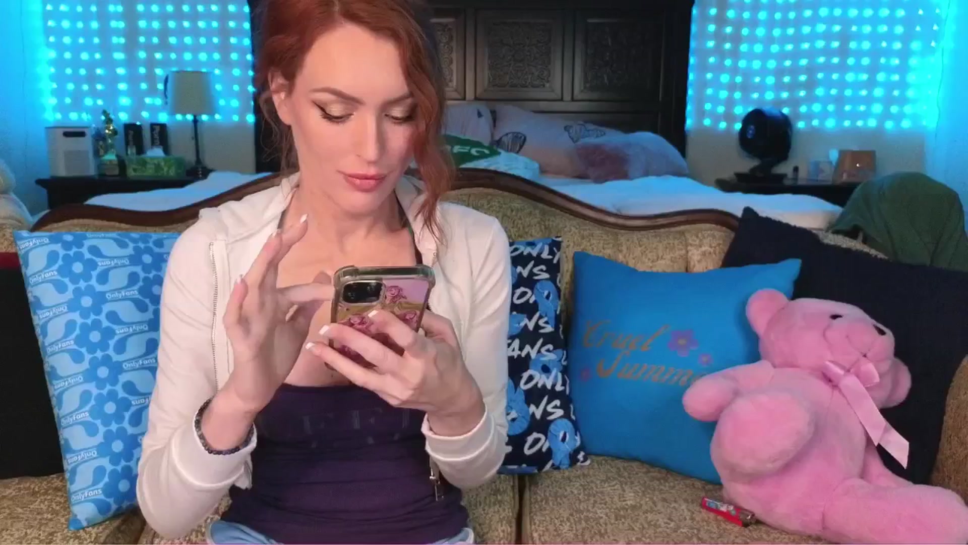 Gallery image thumbnail from JennyBlighe's myfreecams stream on, 06/13/2025, 12:37 image 3 of 20