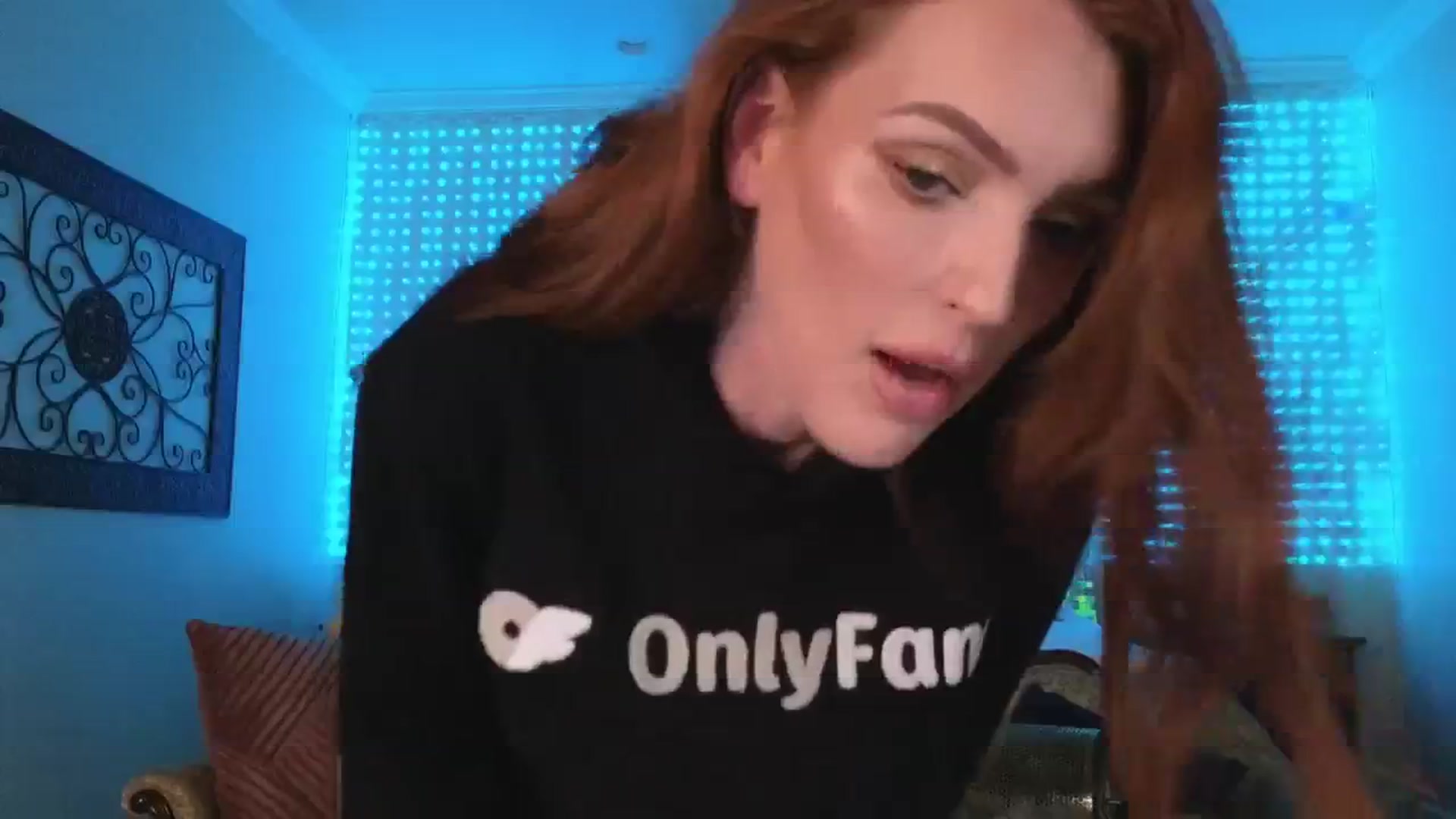Gallery image thumbnail from JennyBlighe's myfreecams stream on, 08/01/2025, 09:44 image 4 of 20