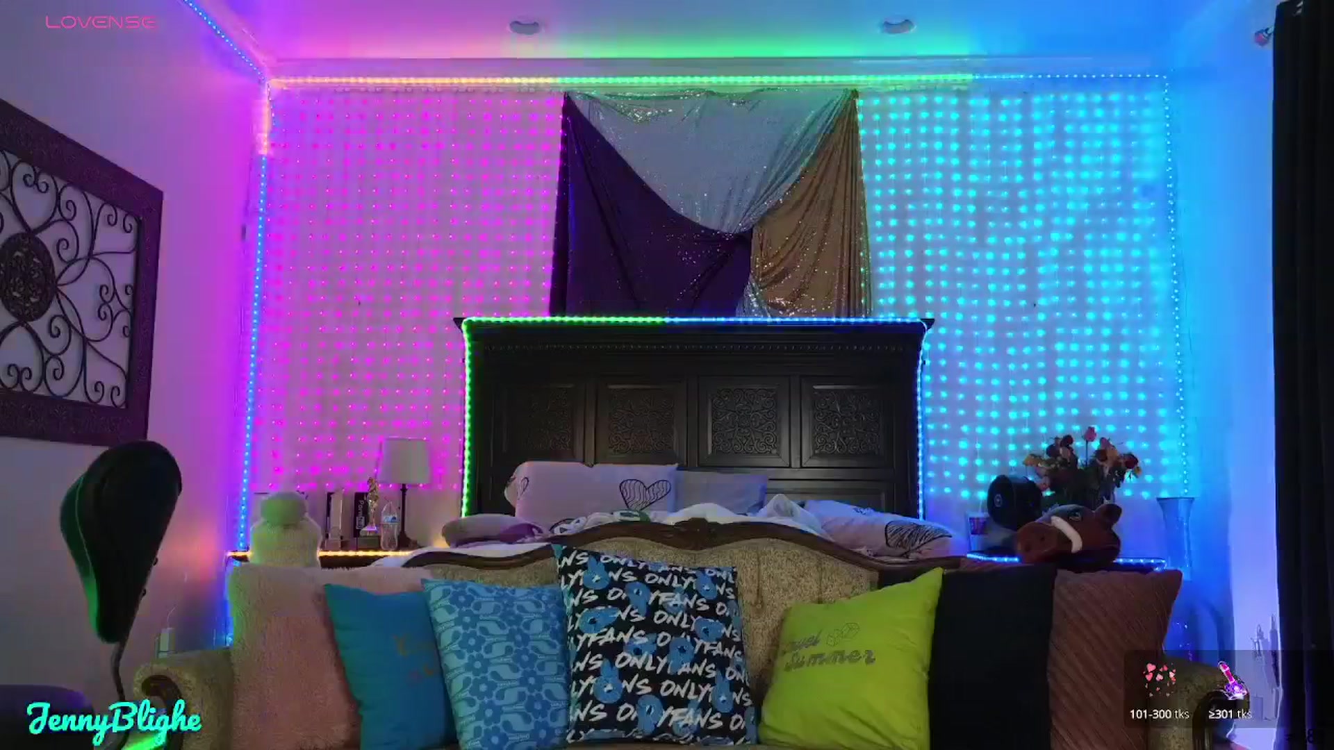 Gallery image thumbnail from JennyBlighe's myfreecams stream on, 10/01/2025, 22:35 image 14 of 20