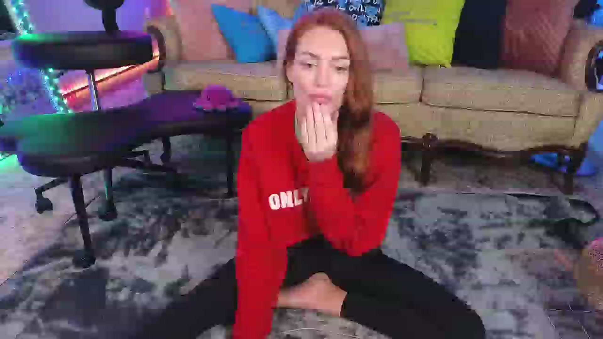 Gallery image thumbnail from JennyBlighe's myfreecams stream on, 10/07/2025, 12:18 image 9 of 20