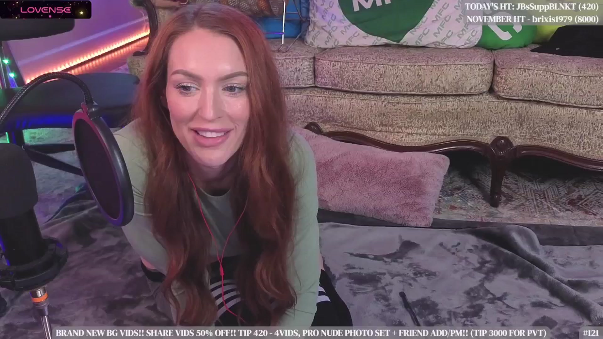 Gallery image thumbnail from JennyBlighe's myfreecams stream on, 11/19/2025, 20:04 image 4 of 20