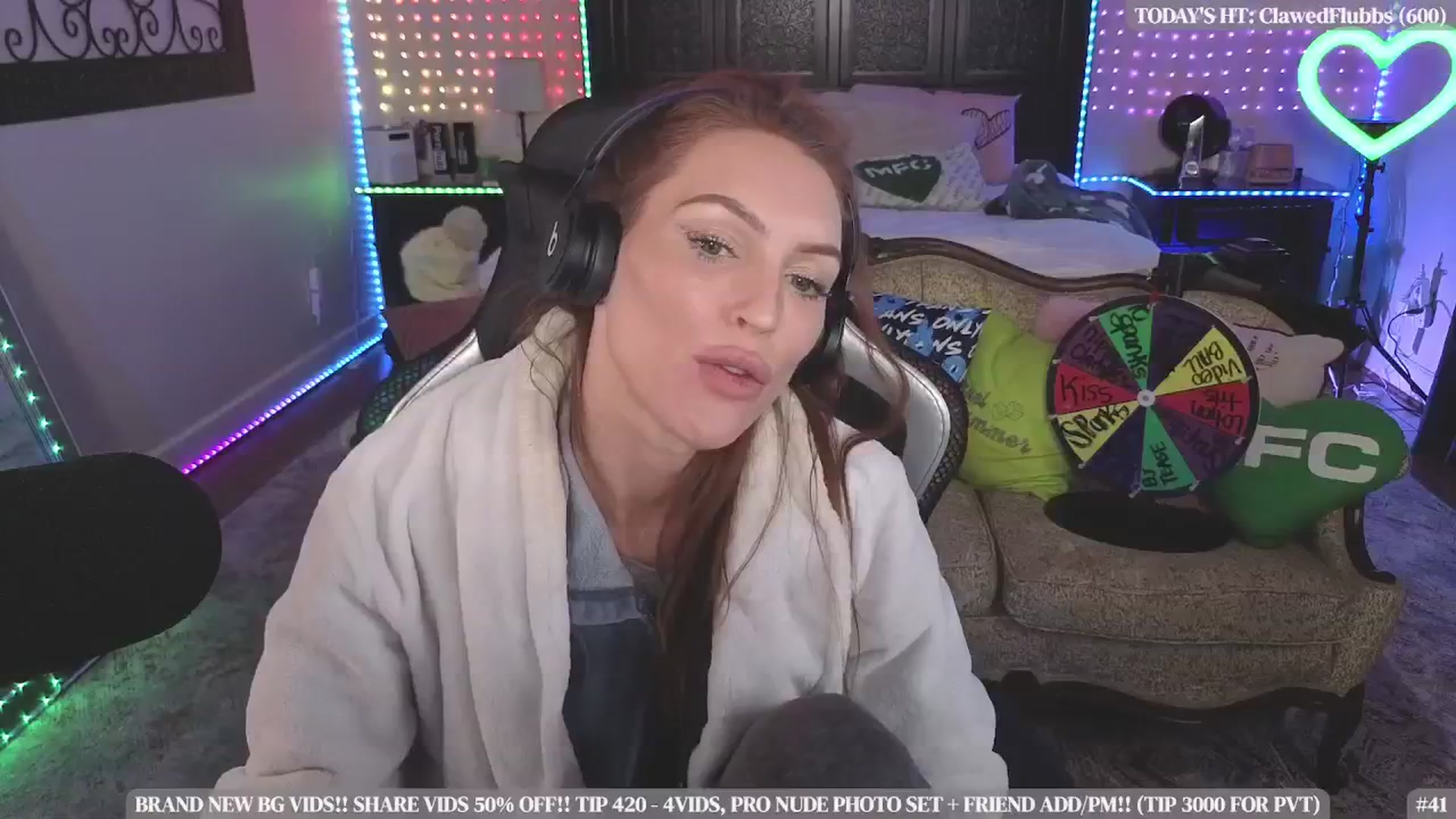Gallery image thumbnail from JennyBlighe's myfreecams stream on, 11/29/2025, 04:20 image 1 of 20