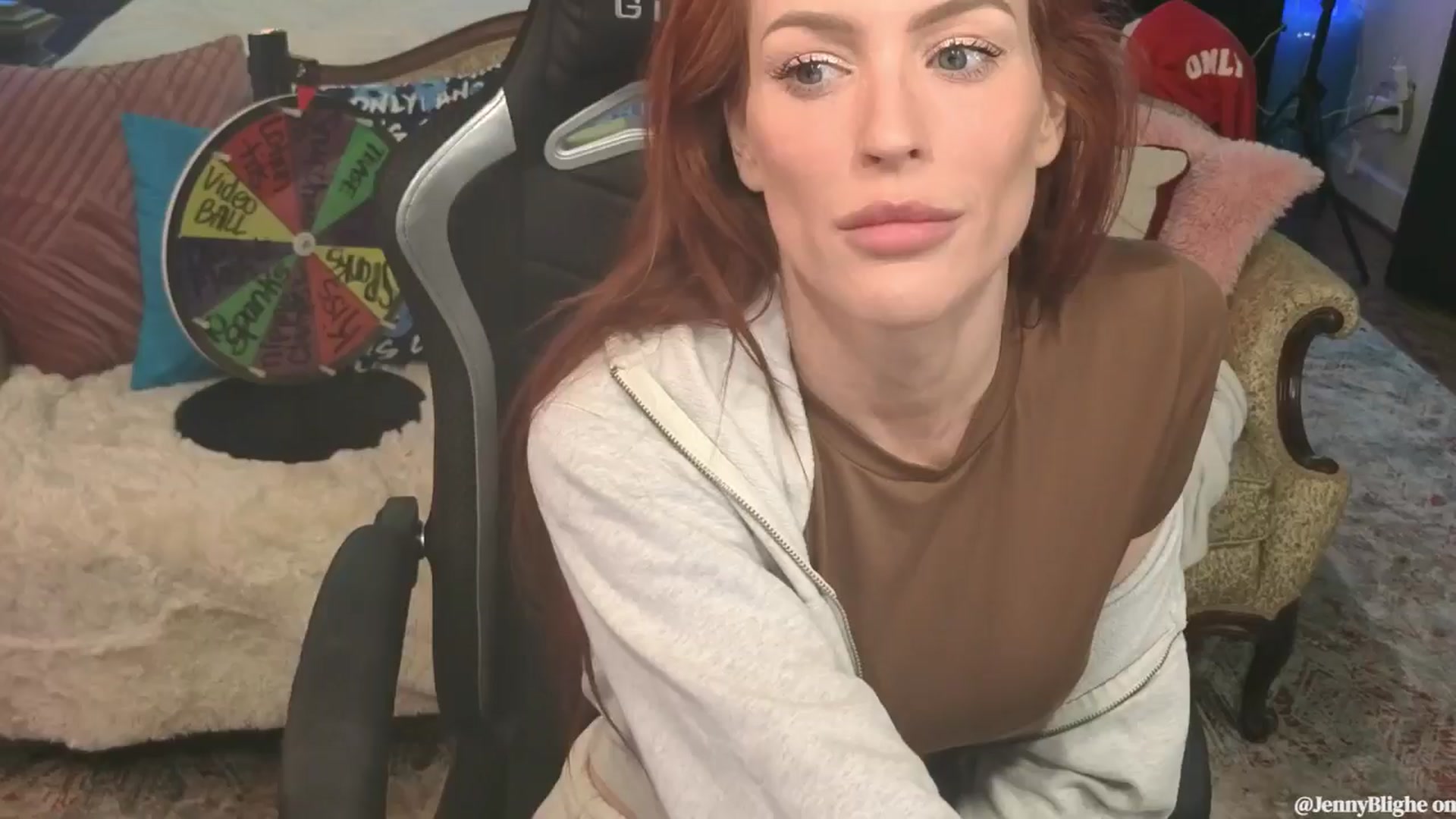 Gallery image thumbnail from JennyBlighe's myfreecams stream on, 12/13/2025, 17:40 image 9 of 20