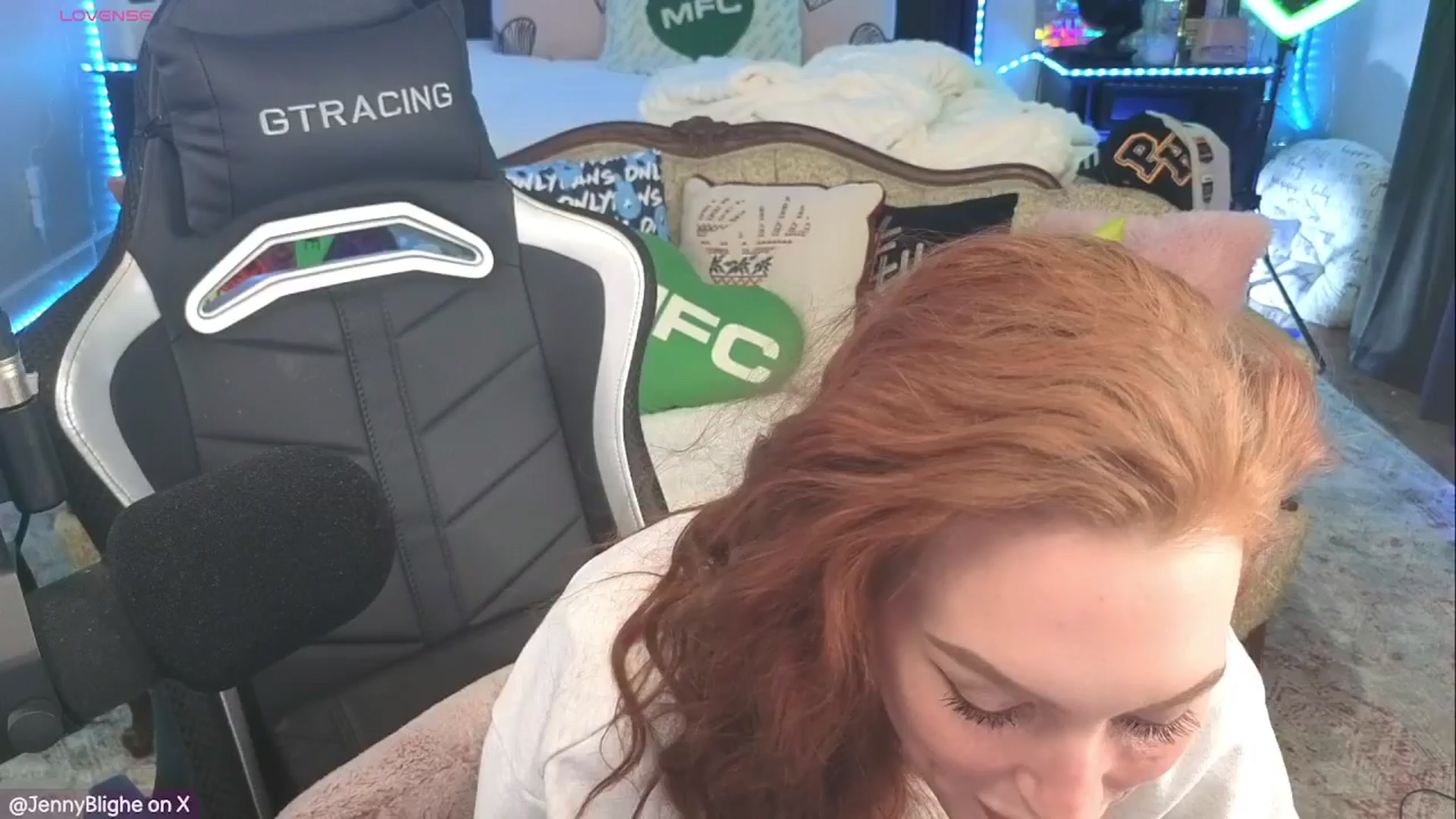 Gallery image thumbnail from JennyBlighe's myfreecams stream on, 12/20/2025, 22:38 image 10 of 20