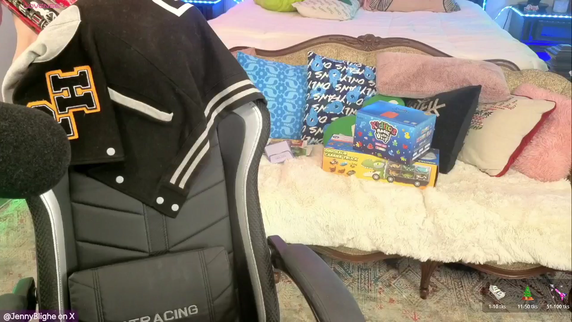 Gallery image thumbnail from JennyBlighe's myfreecams stream on, 12/24/2025, 20:22 image 5 of 20