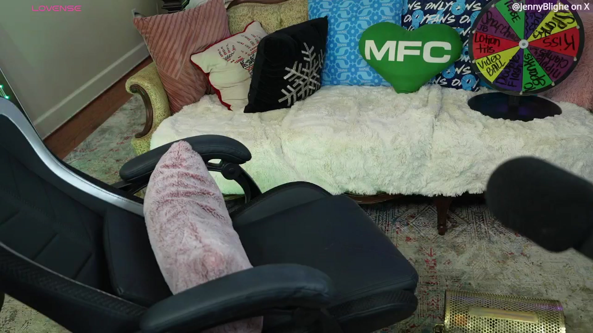 Gallery image thumbnail from JennyBlighe's myfreecams stream on, 01/04/2026, 09:53 image 9 of 20
