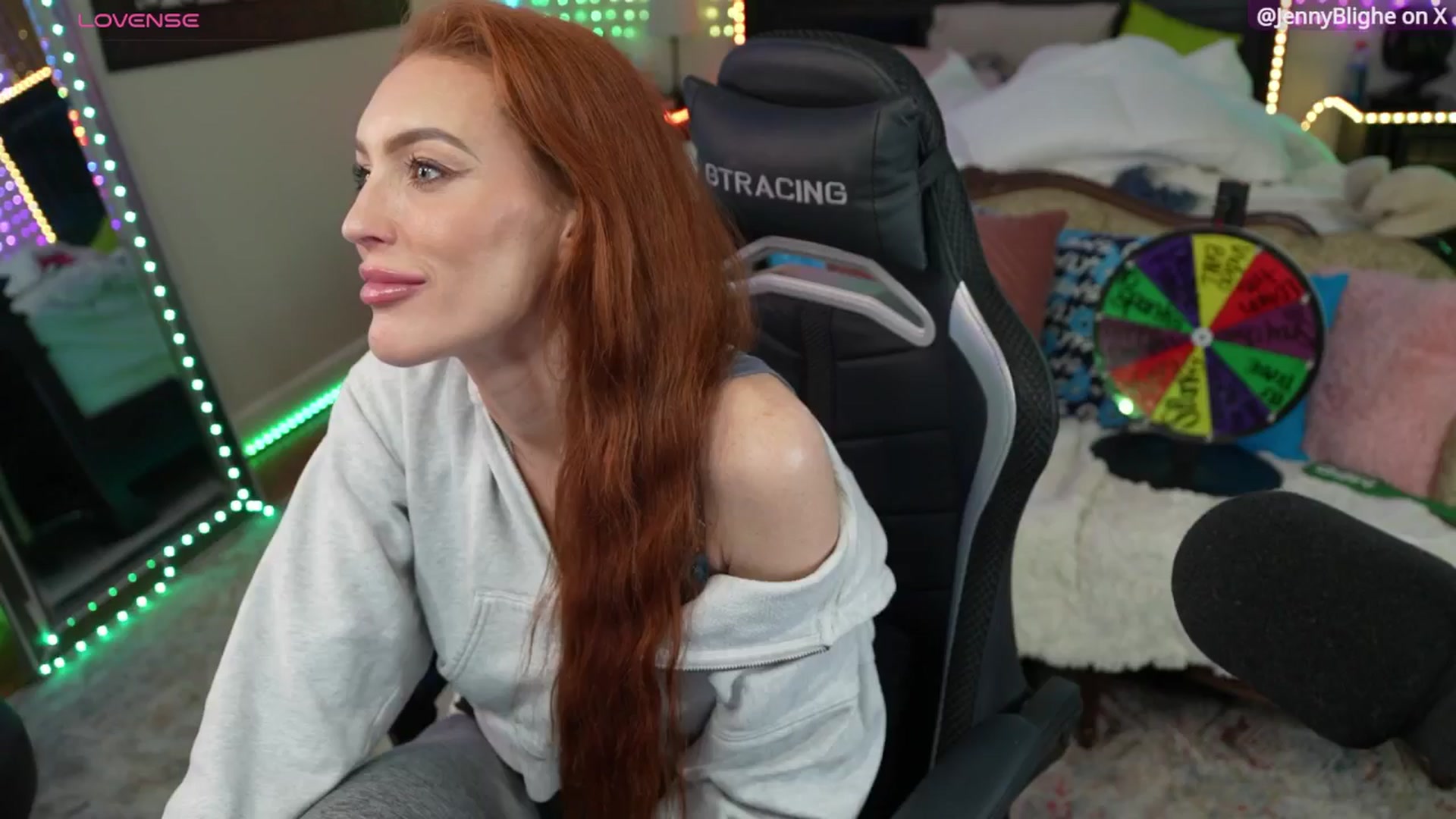 Gallery image thumbnail from JennyBlighe's myfreecams stream on, 01/06/2026, 10:48 image 3 of 20