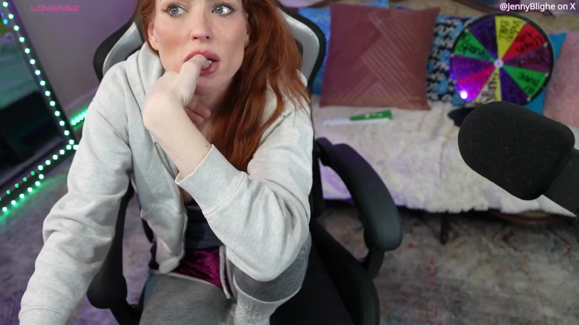 Gallery image thumbnail from JennyBlighe's myfreecams stream on, 01/06/2026, 12:11 image 20 of 20