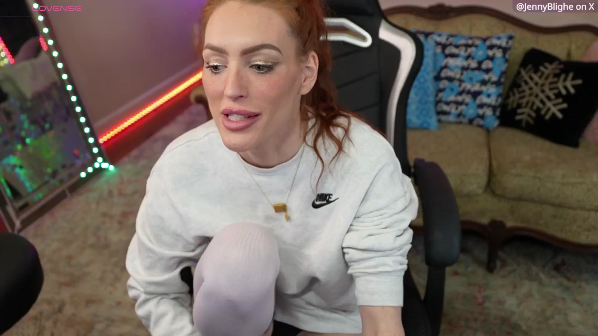 Gallery image thumbnail from JennyBlighe's myfreecams stream on, 01/08/2026, 12:33 image 11 of 20