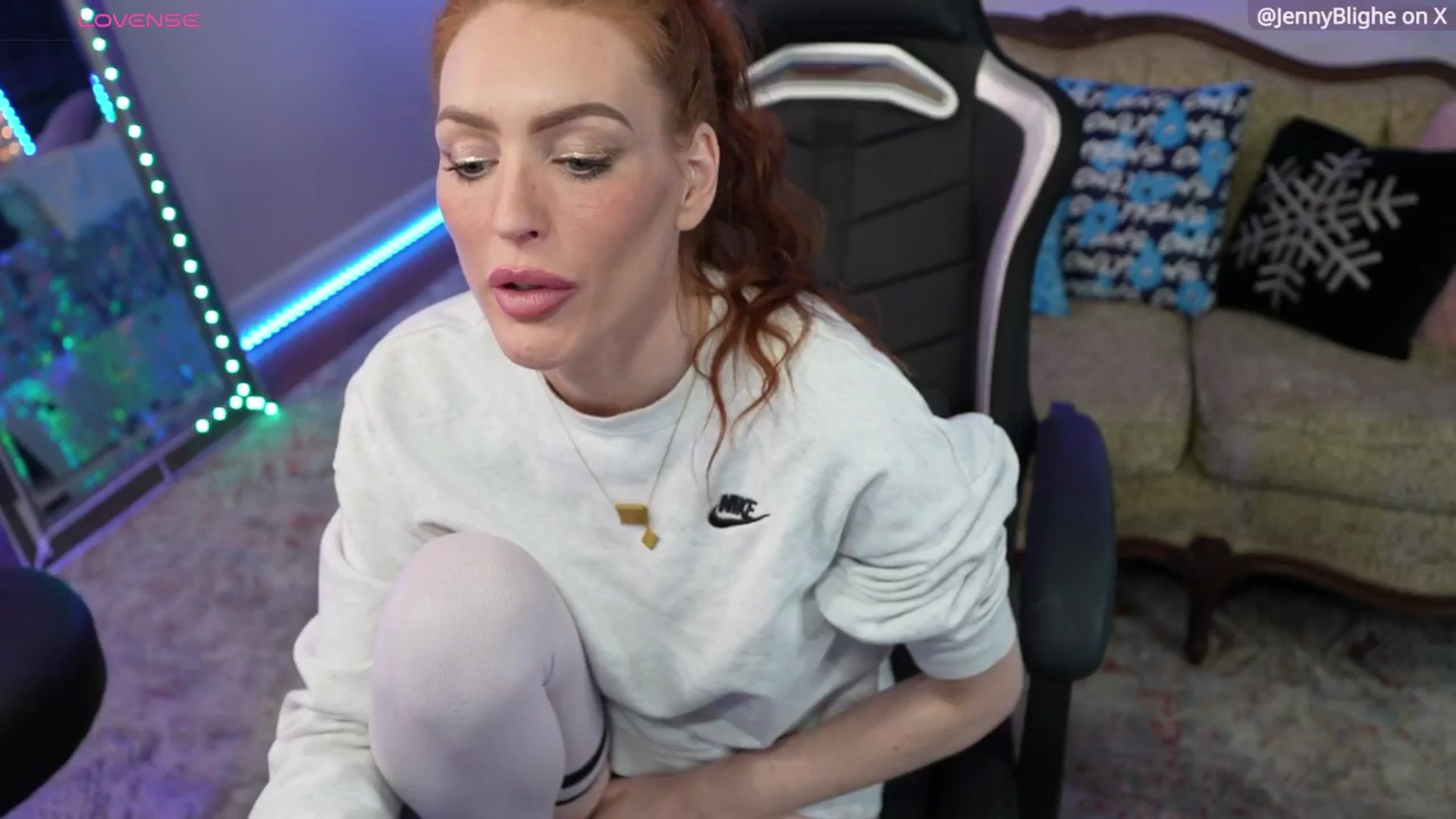 Gallery image thumbnail from JennyBlighe's myfreecams stream on, 01/08/2026, 12:33 image 9 of 20