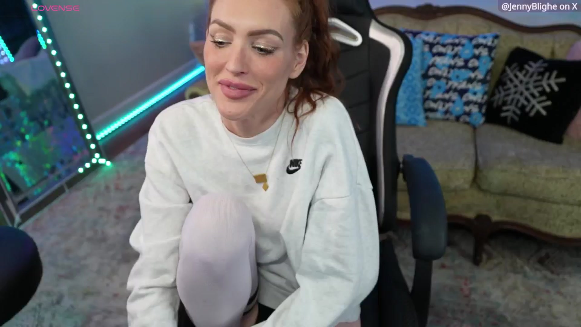 Gallery image thumbnail from JennyBlighe's myfreecams stream on, 01/08/2026, 12:33 image 14 of 20