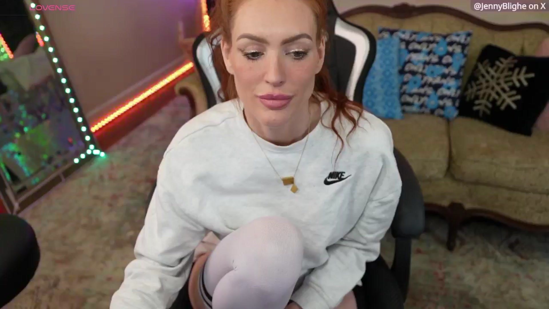 Gallery image thumbnail from JennyBlighe's myfreecams stream on, 01/08/2026, 12:33 image 17 of 20