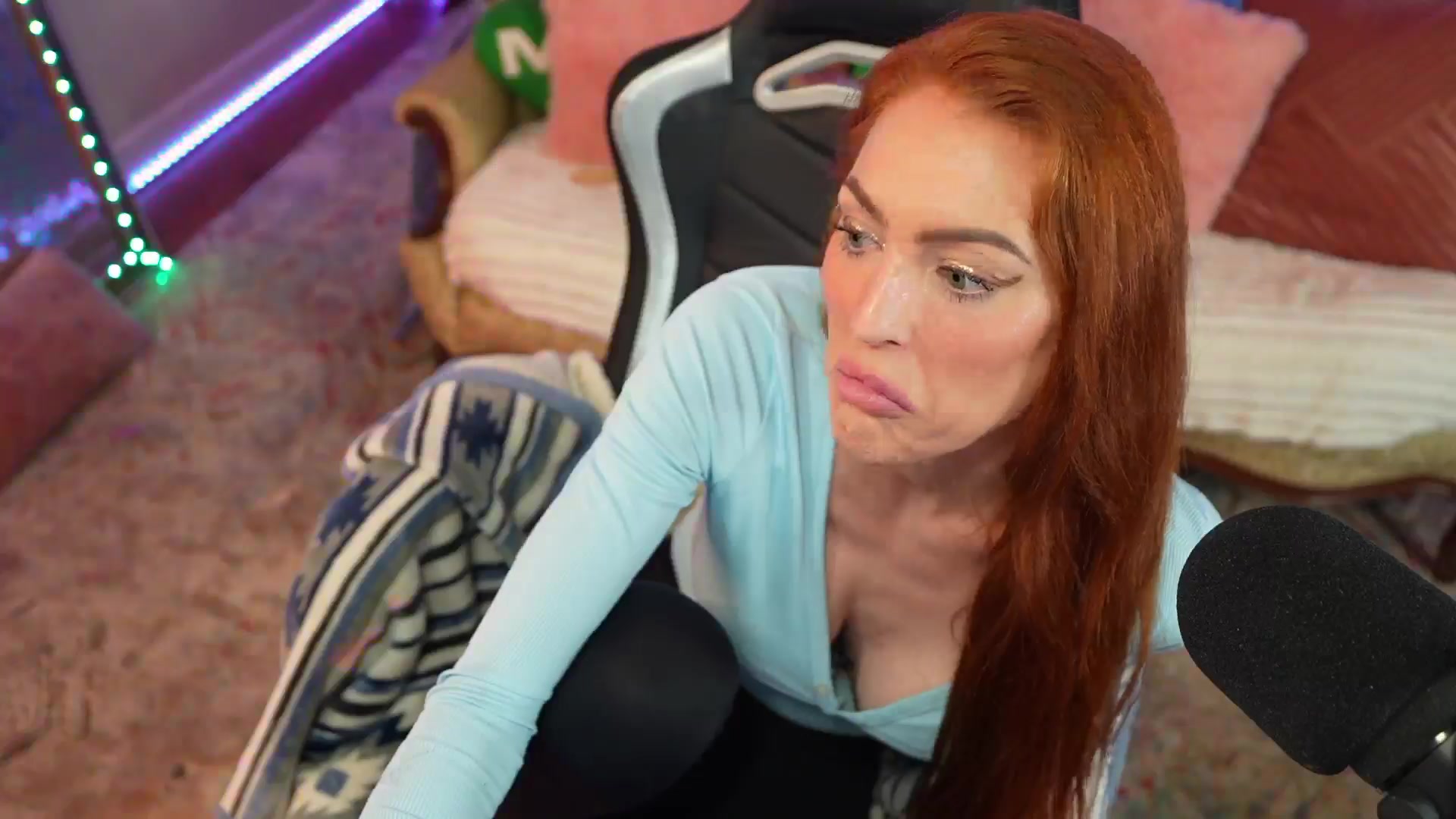 Gallery image thumbnail from JennyBlighe's myfreecams stream on, 02/27/2026, 12:38 image 6 of 20