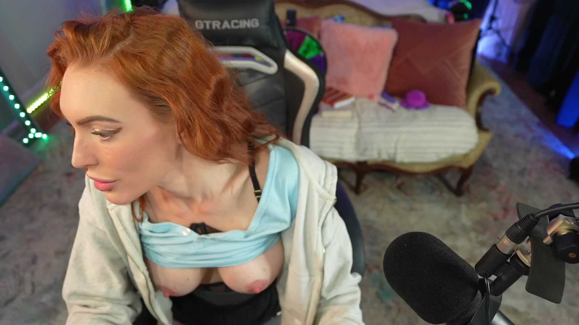 Gallery image thumbnail from JennyBlighe's myfreecams stream on, 03/03/2026, 05:52 image 2 of 20