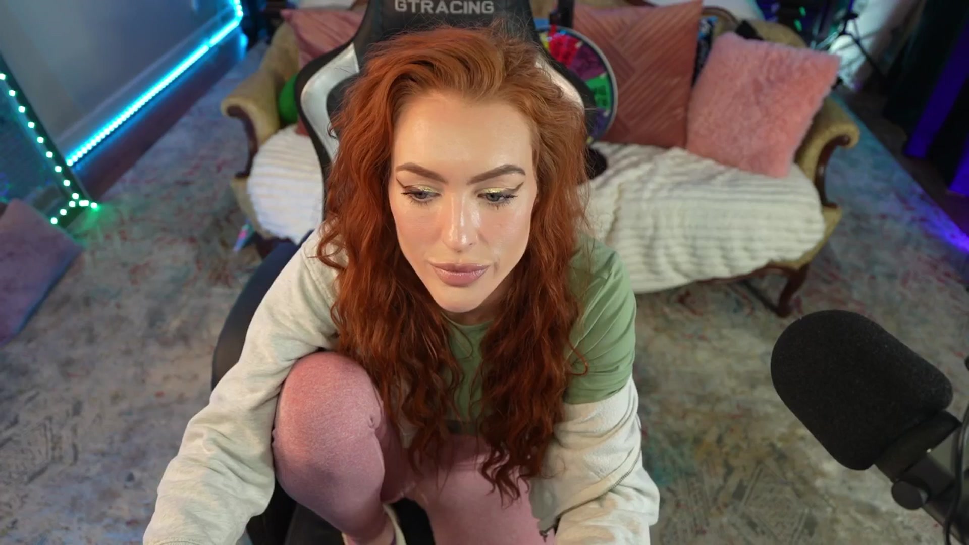 Gallery image thumbnail from JennyBlighe's myfreecams stream on, 03/04/2026, 17:04 image 3 of 20