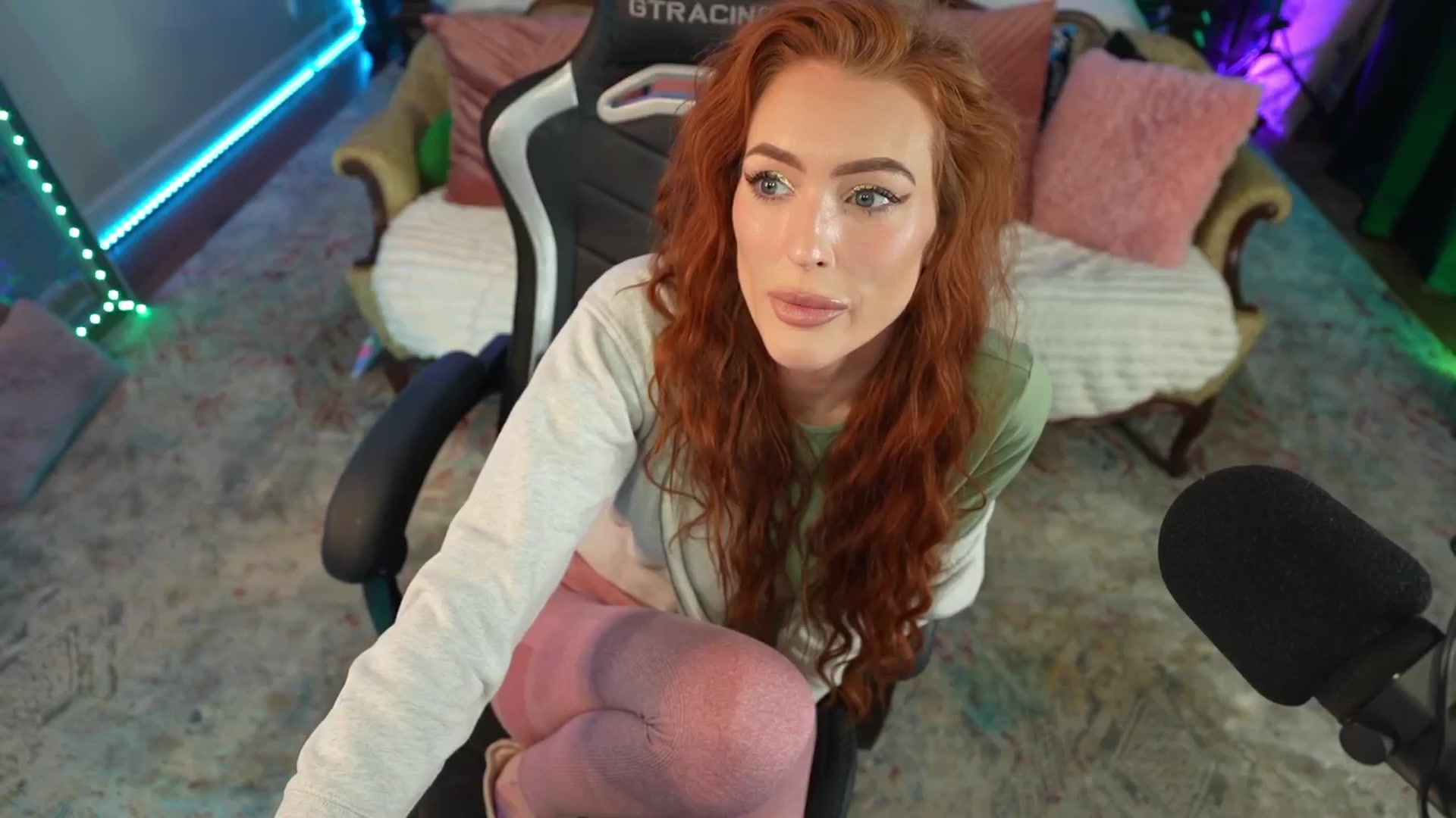 Gallery image thumbnail from JennyBlighe's myfreecams stream on, 03/04/2026, 17:04 image 4 of 20