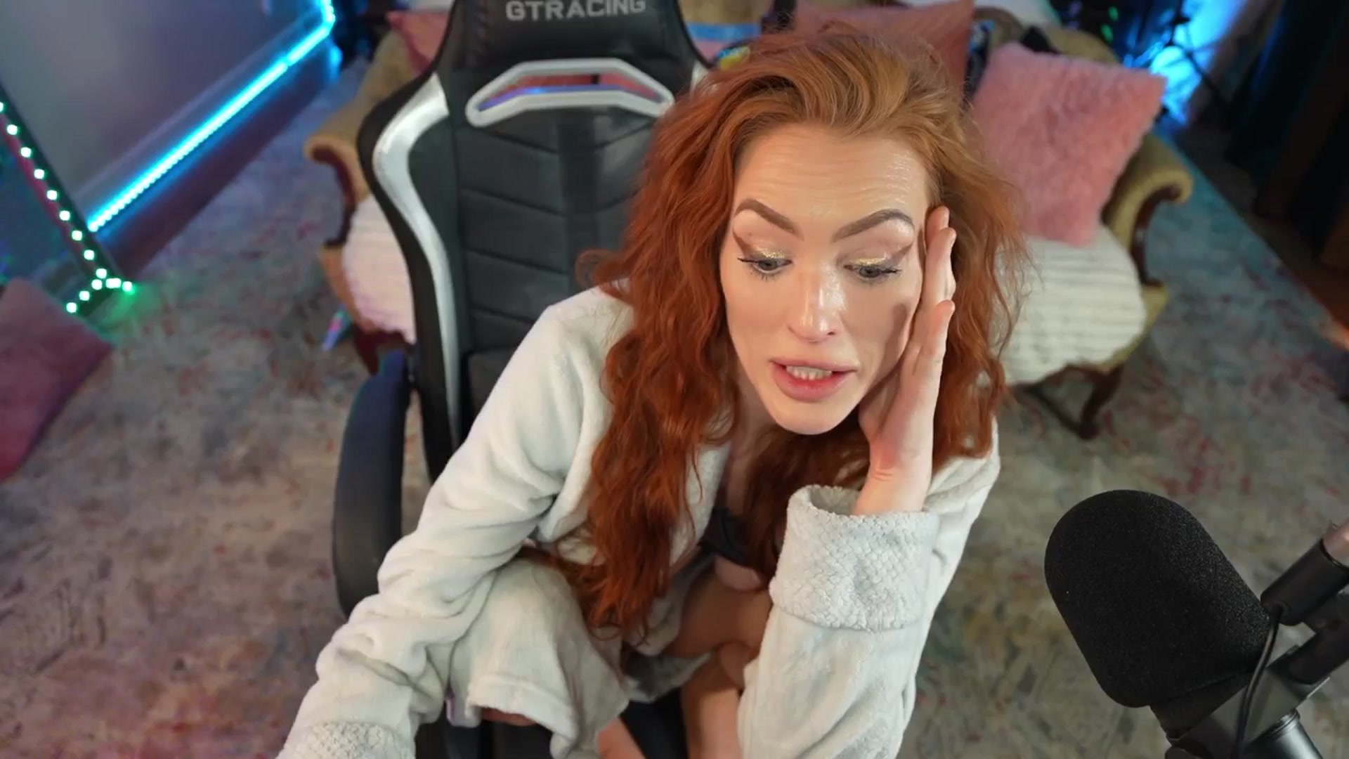 Gallery image thumbnail from JennyBlighe's myfreecams stream on, 03/05/2026, 09:57 image 1 of 20