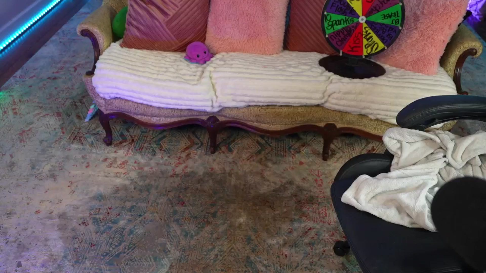 Gallery image thumbnail from JennyBlighe's myfreecams stream on, 03/05/2026, 09:57 image 17 of 20