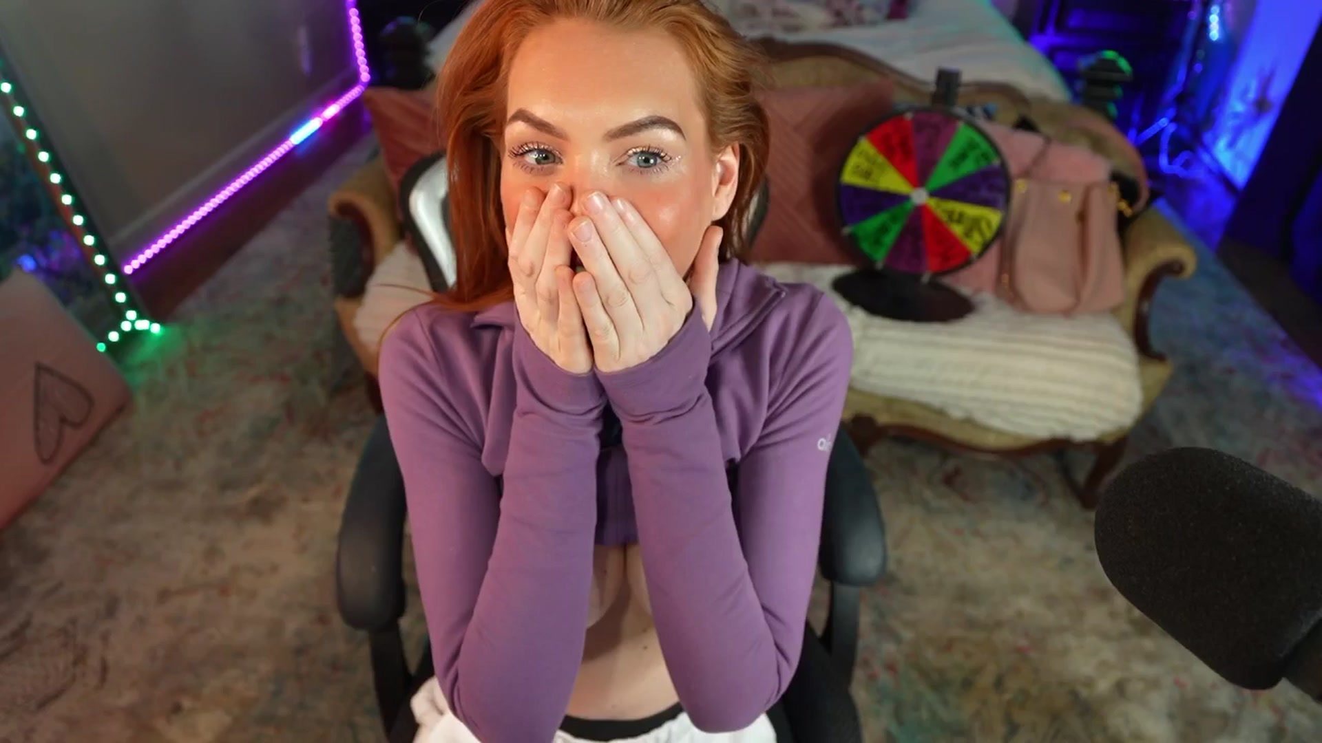 Gallery image thumbnail from JennyBlighe's myfreecams stream on, 03/14/2026, 01:03 image 14 of 20