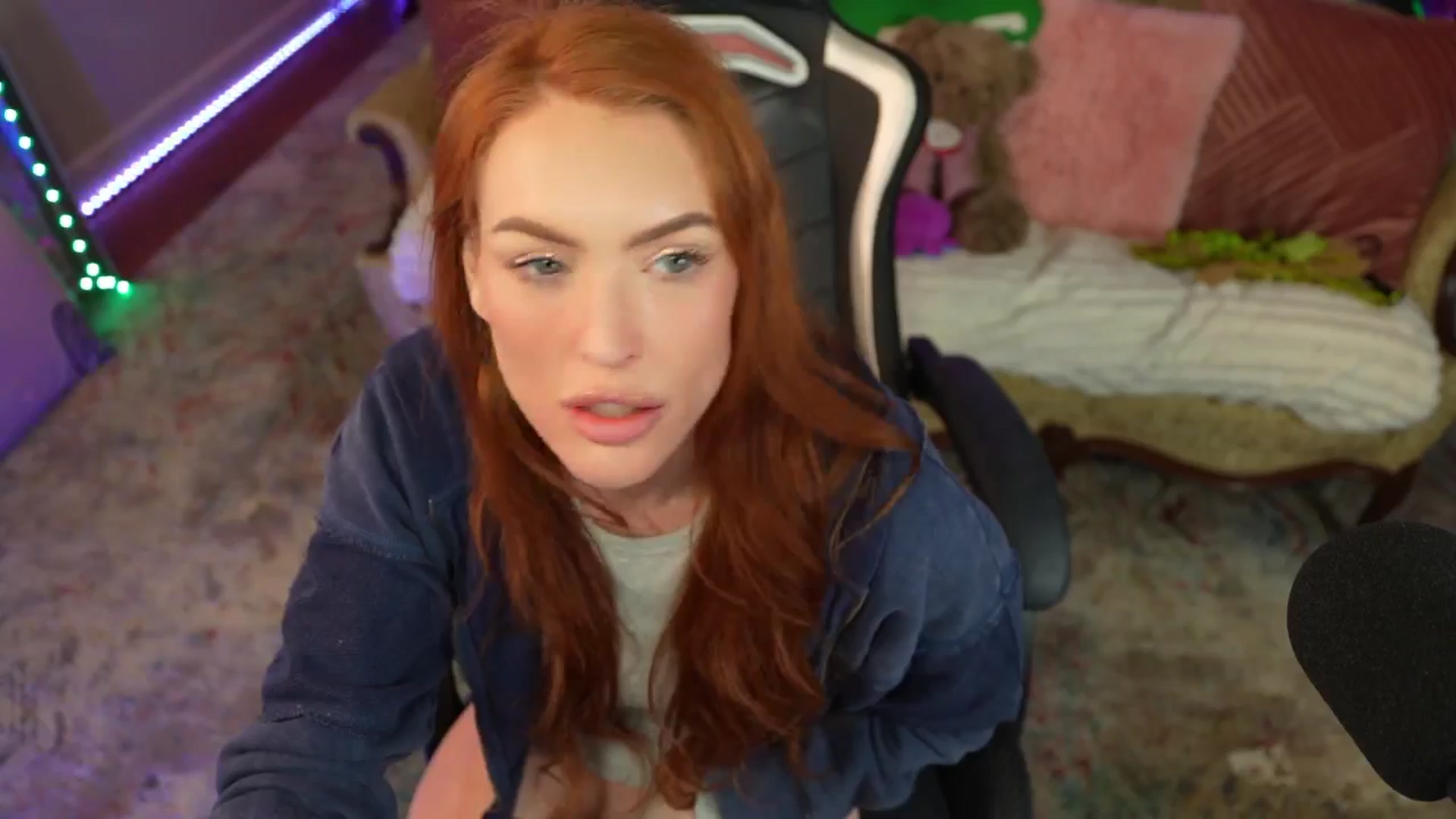 Gallery image thumbnail from JennyBlighe's myfreecams stream on, 03/17/2026, 12:04 image 11 of 20