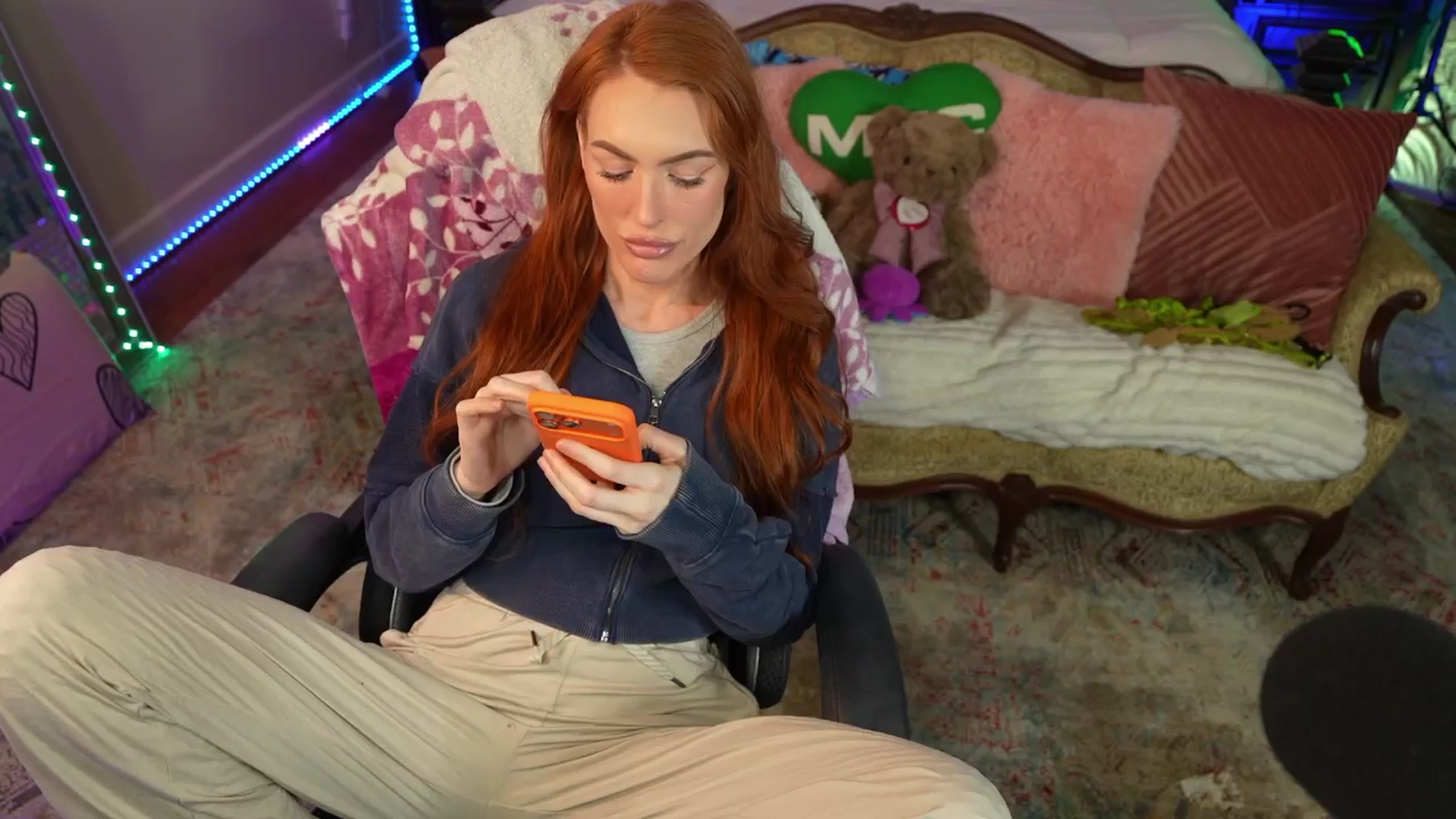 Gallery image thumbnail from JennyBlighe's myfreecams stream on, 03/17/2026, 12:04 image 2 of 20