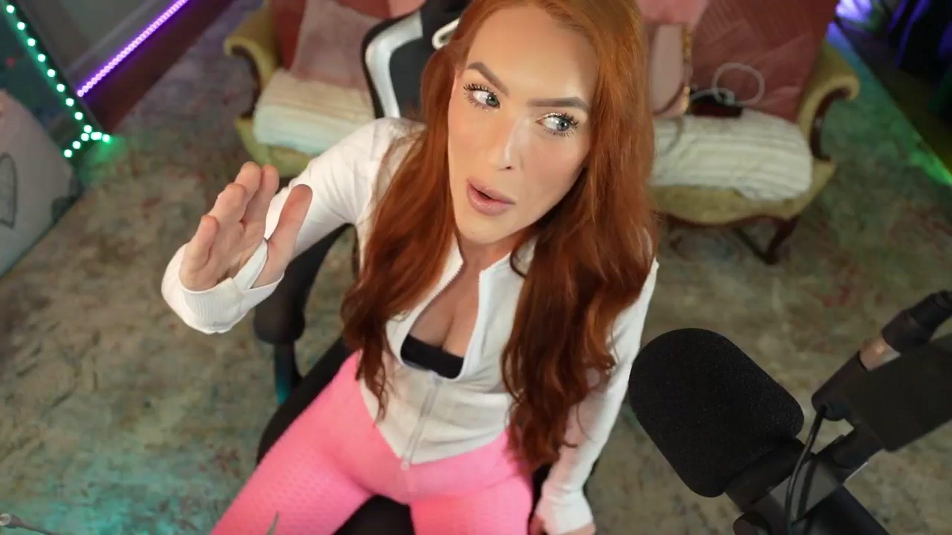 Gallery image thumbnail from JennyBlighe's myfreecams stream on, 03/19/2026, 06:49 image 3 of 20