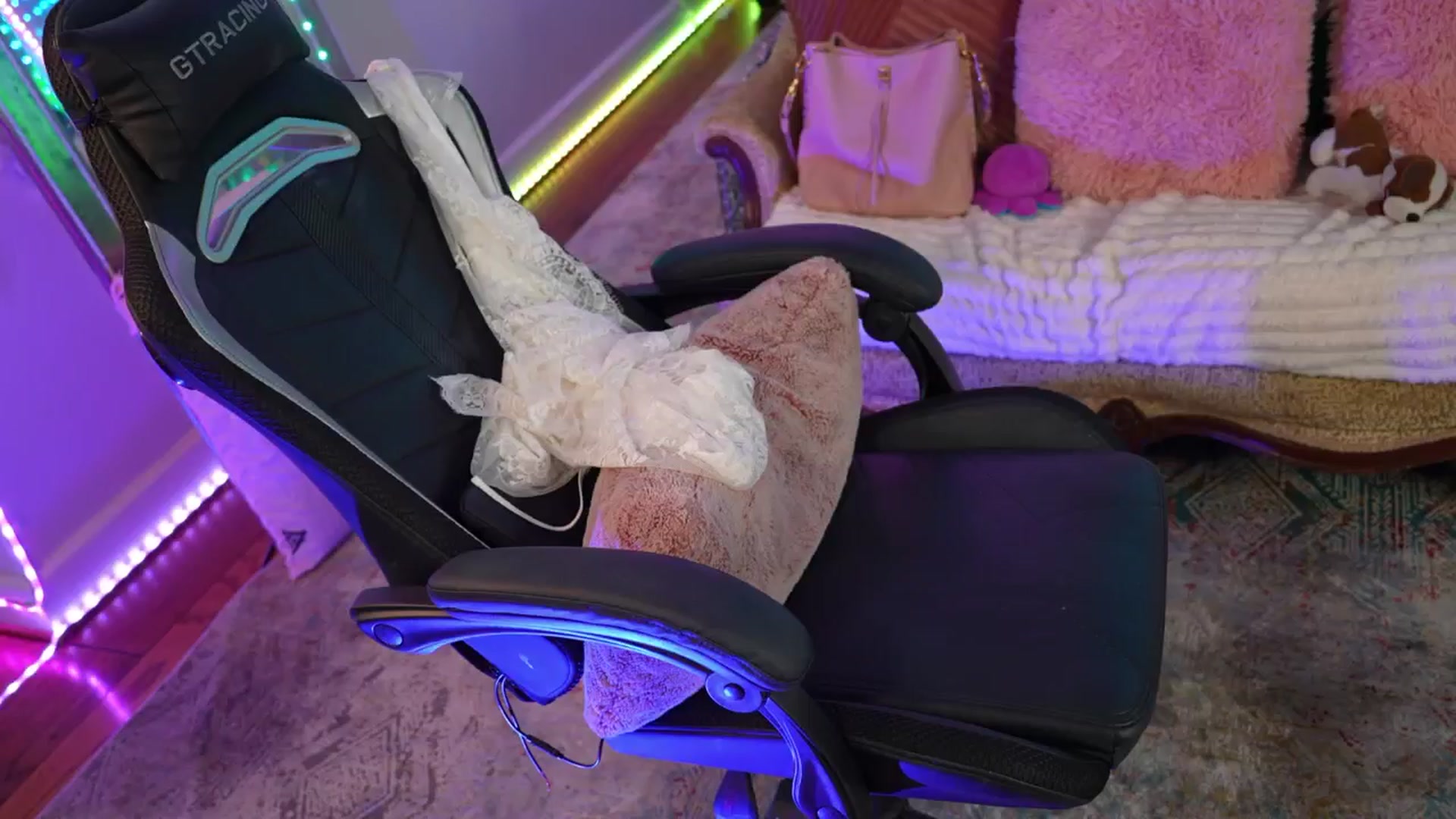 Gallery image thumbnail from JennyBlighe's myfreecams stream on, 03/25/2026, 18:04 image 2 of 20