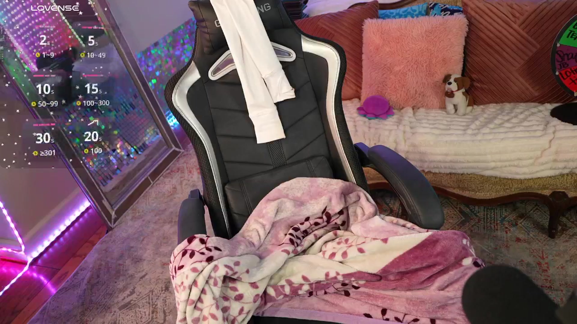 Gallery image thumbnail from JennyBlighe's myfreecams stream on, 04/01/2026, 18:34 image 15 of 20
