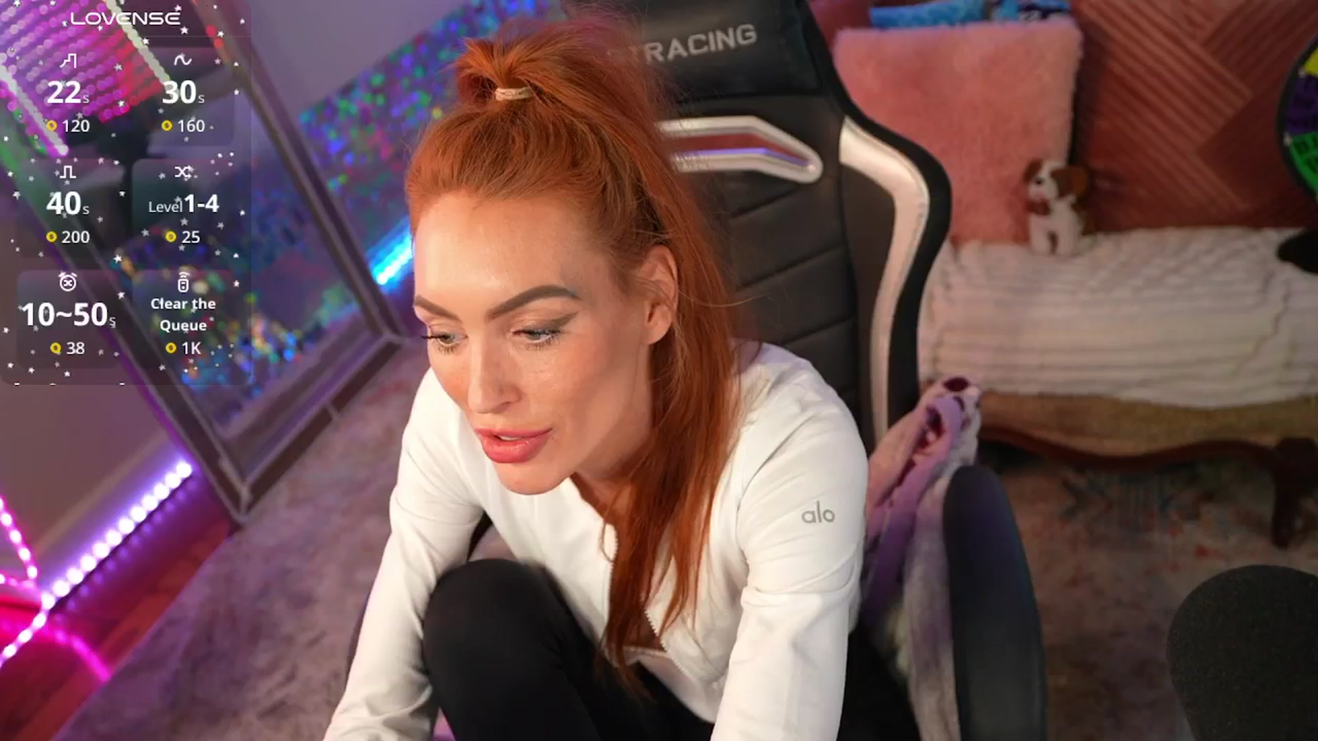 Gallery image thumbnail from JennyBlighe's myfreecams stream on, 04/01/2026, 18:34 image 4 of 20