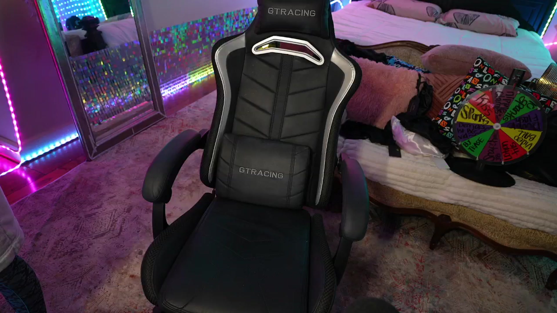 Gallery image thumbnail from JennyBlighe's myfreecams stream on, 04/08/2026, 06:57 image 17 of 20