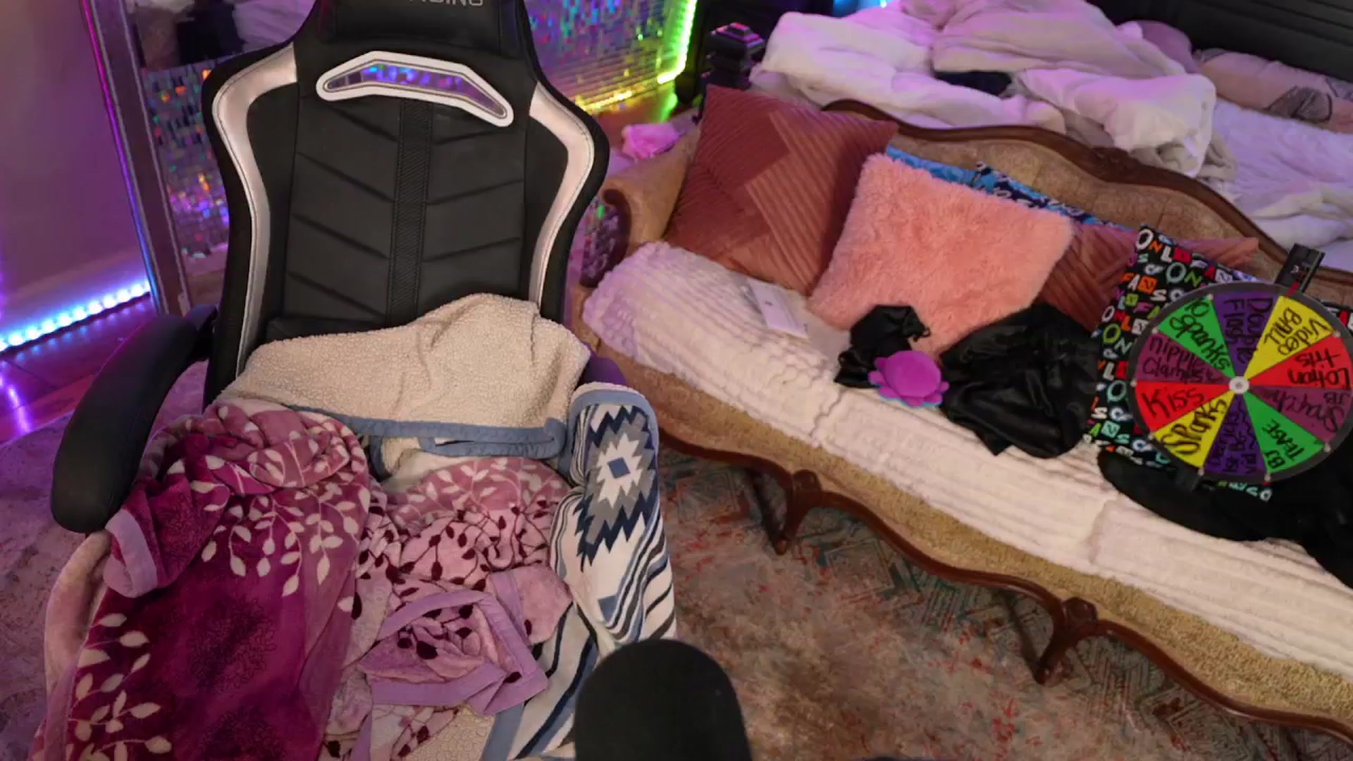 Gallery image thumbnail from JennyBlighe's myfreecams stream on, 04/11/2026, 07:25 image 5 of 20