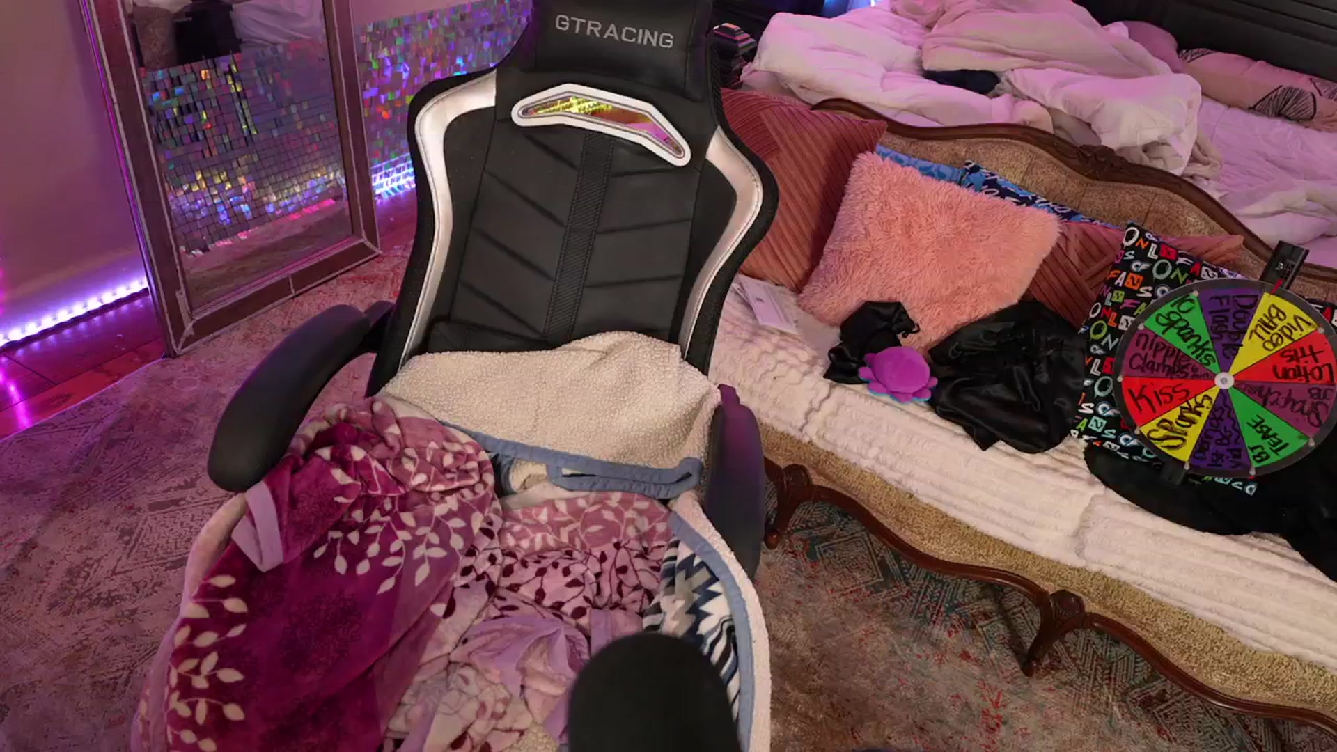 Gallery image thumbnail from JennyBlighe's myfreecams stream on, 04/11/2026, 07:25 image 15 of 20