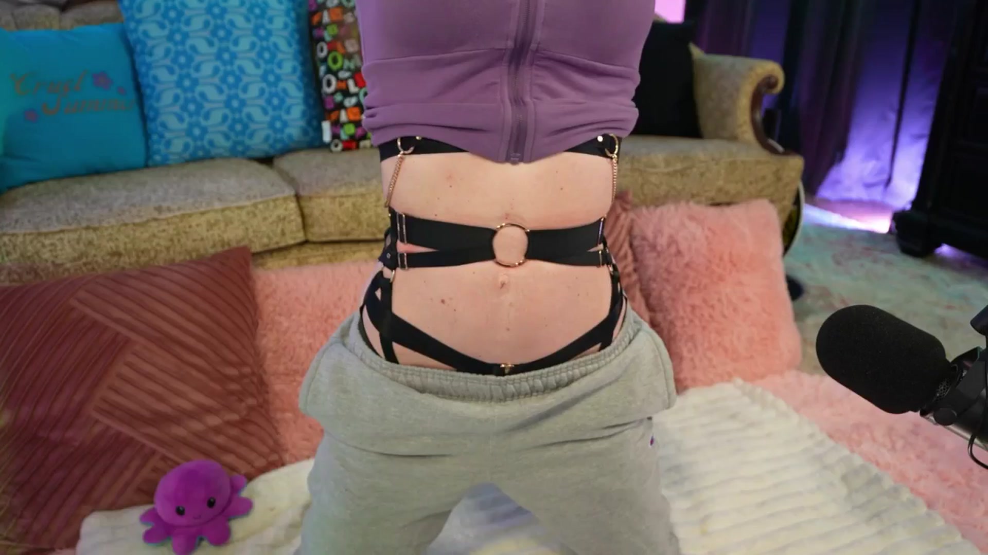 Gallery image thumbnail from JennyBlighe's myfreecams stream on, 04/20/2026, 18:26 image 3 of 20