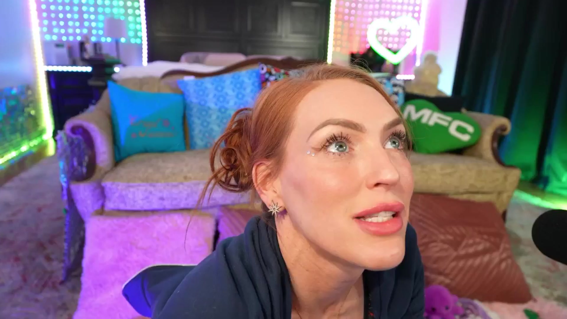 Gallery image thumbnail from JennyBlighe's myfreecams stream on, 04/23/2026, 04:01 image 7 of 20