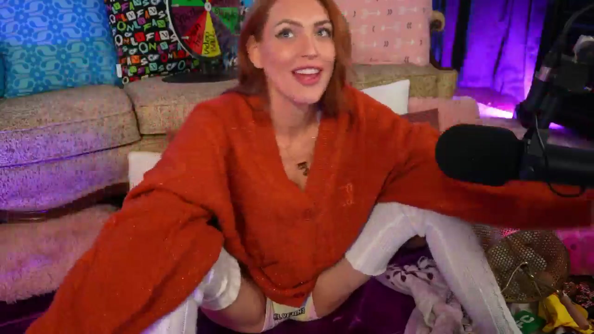 Gallery image thumbnail from JennyBlighe's myfreecams stream on, 05/03/2026, 13:54 image 4 of 20