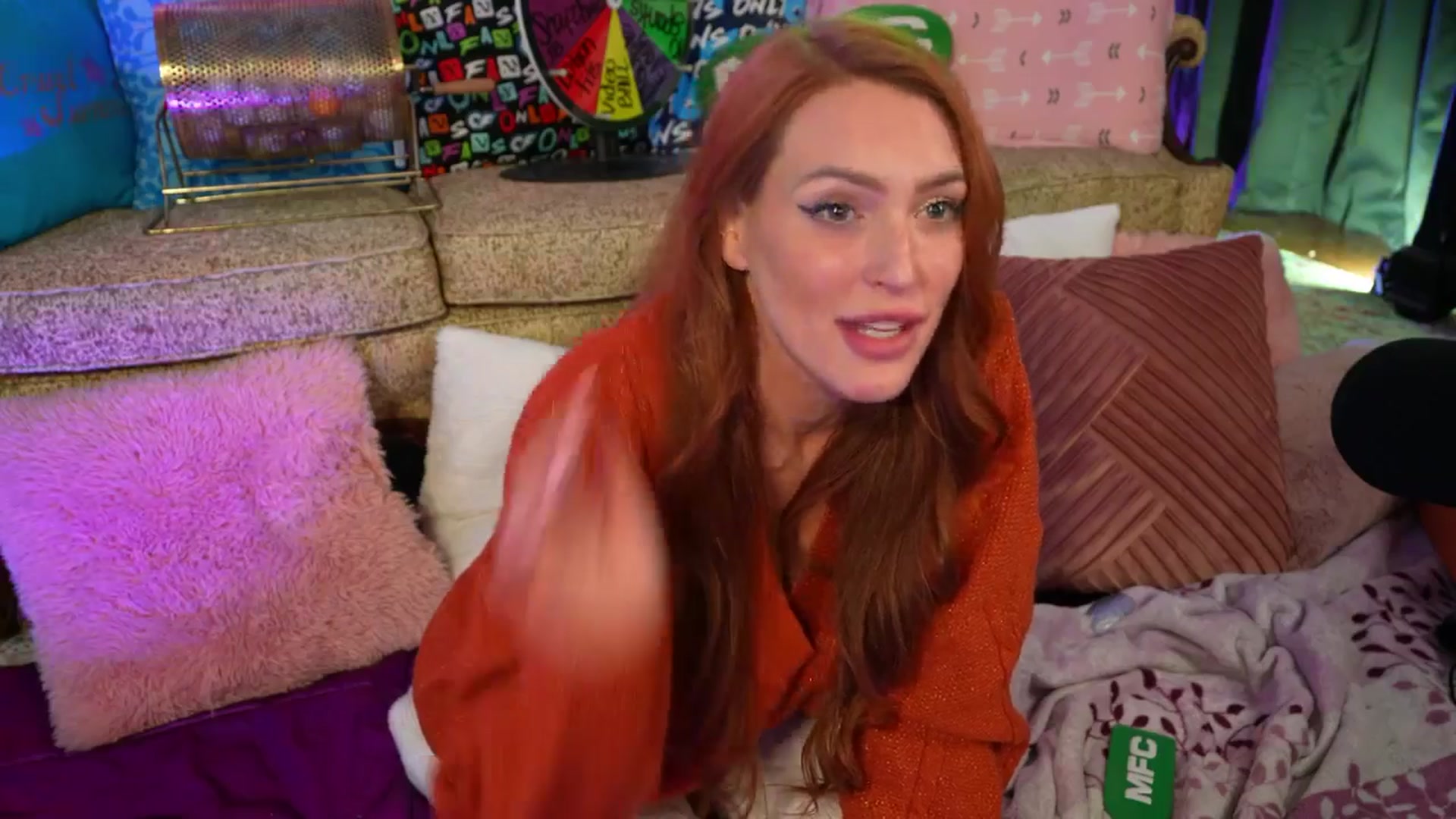 Gallery image thumbnail from JennyBlighe's myfreecams stream on, 05/03/2026, 13:54 image 17 of 20