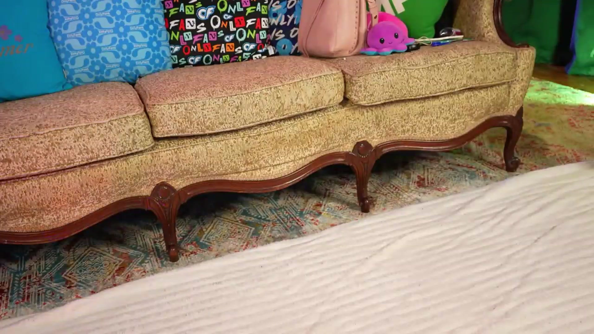 Gallery image thumbnail from JennyBlighe's myfreecams stream on, 05/18/2026, 02:52 image 13 of 20