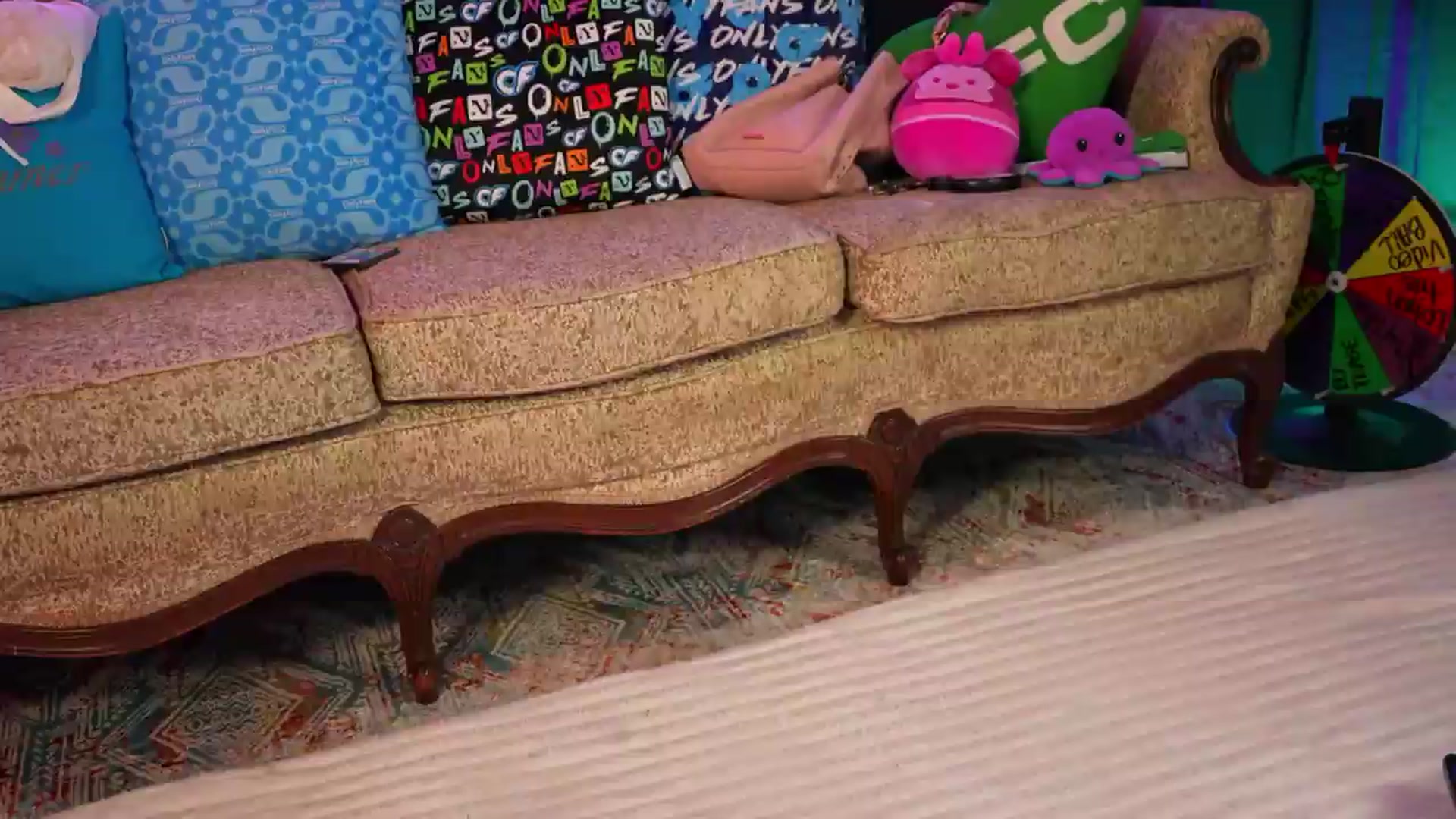 Gallery image thumbnail from JennyBlighe's myfreecams stream on, 05/20/2026, 22:38 image 5 of 20